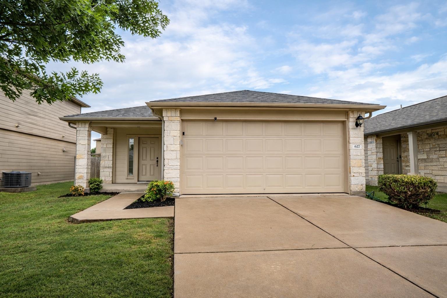 627 Pinnacle DR