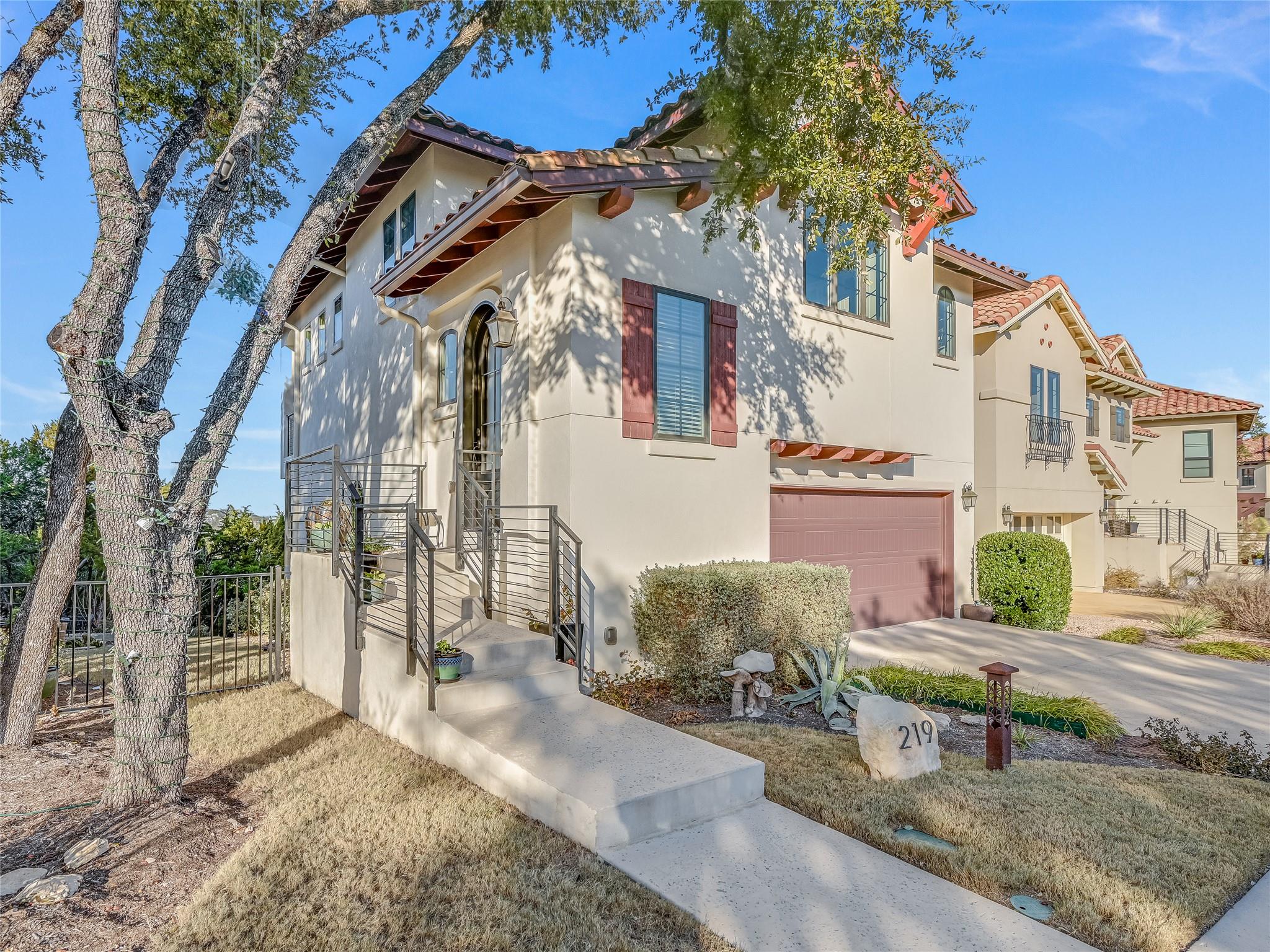 219 Honey Creek CT
