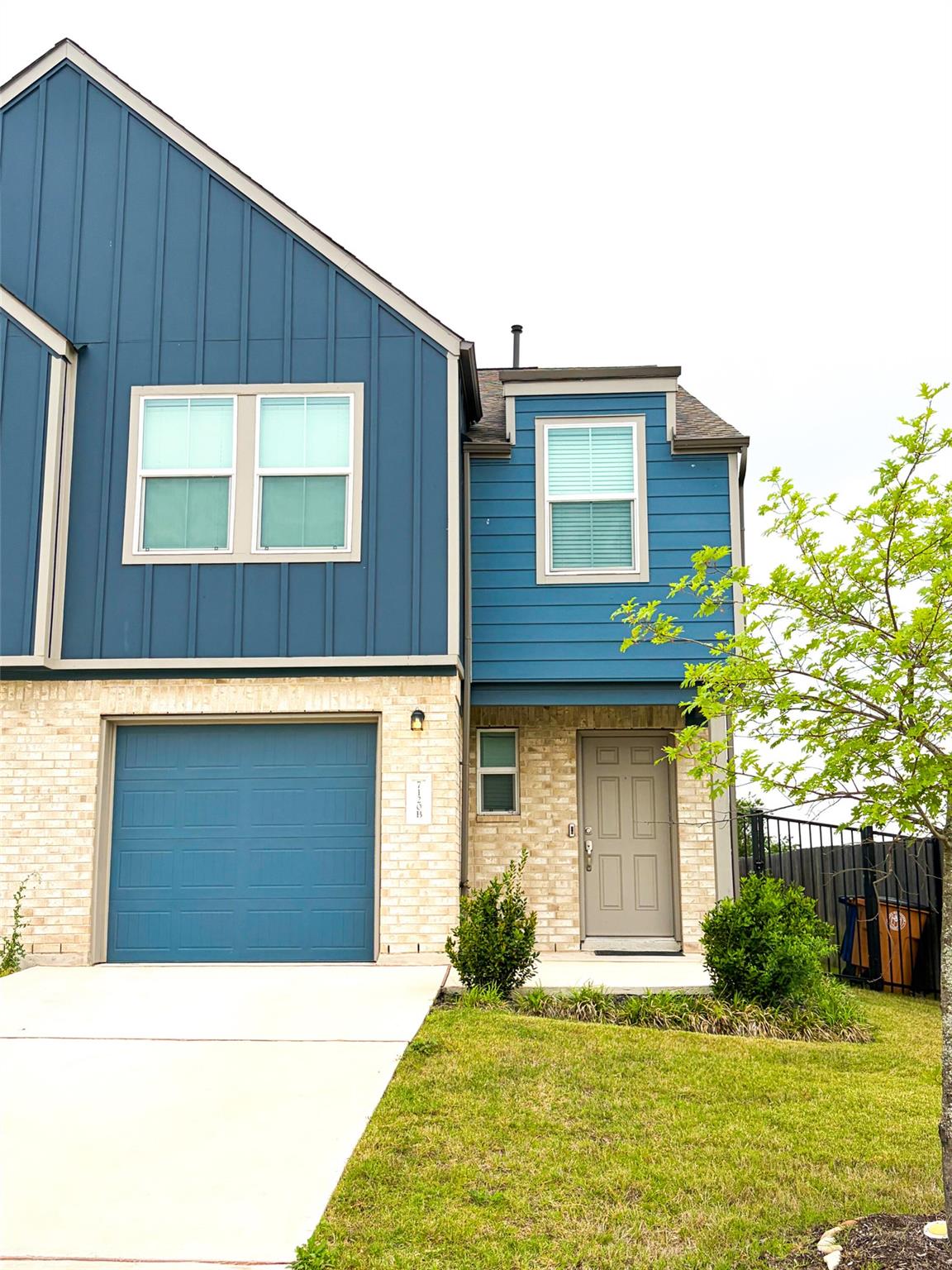 7120 Sparkling Light DR