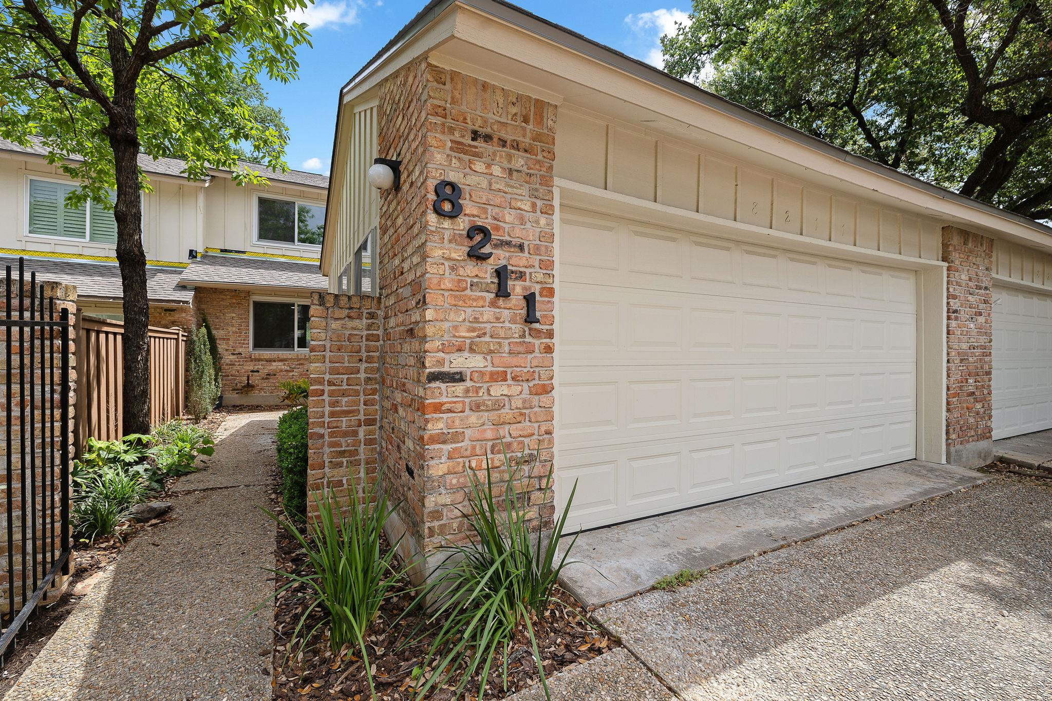 8211 Greenslope DR