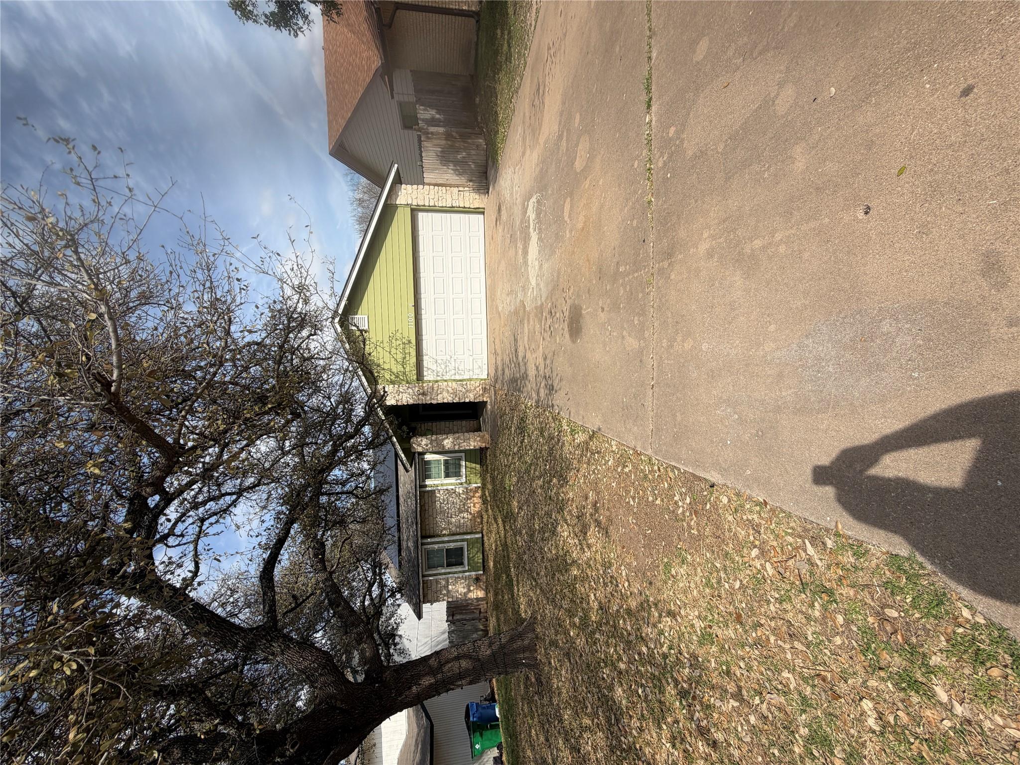 1100 York Castle DR