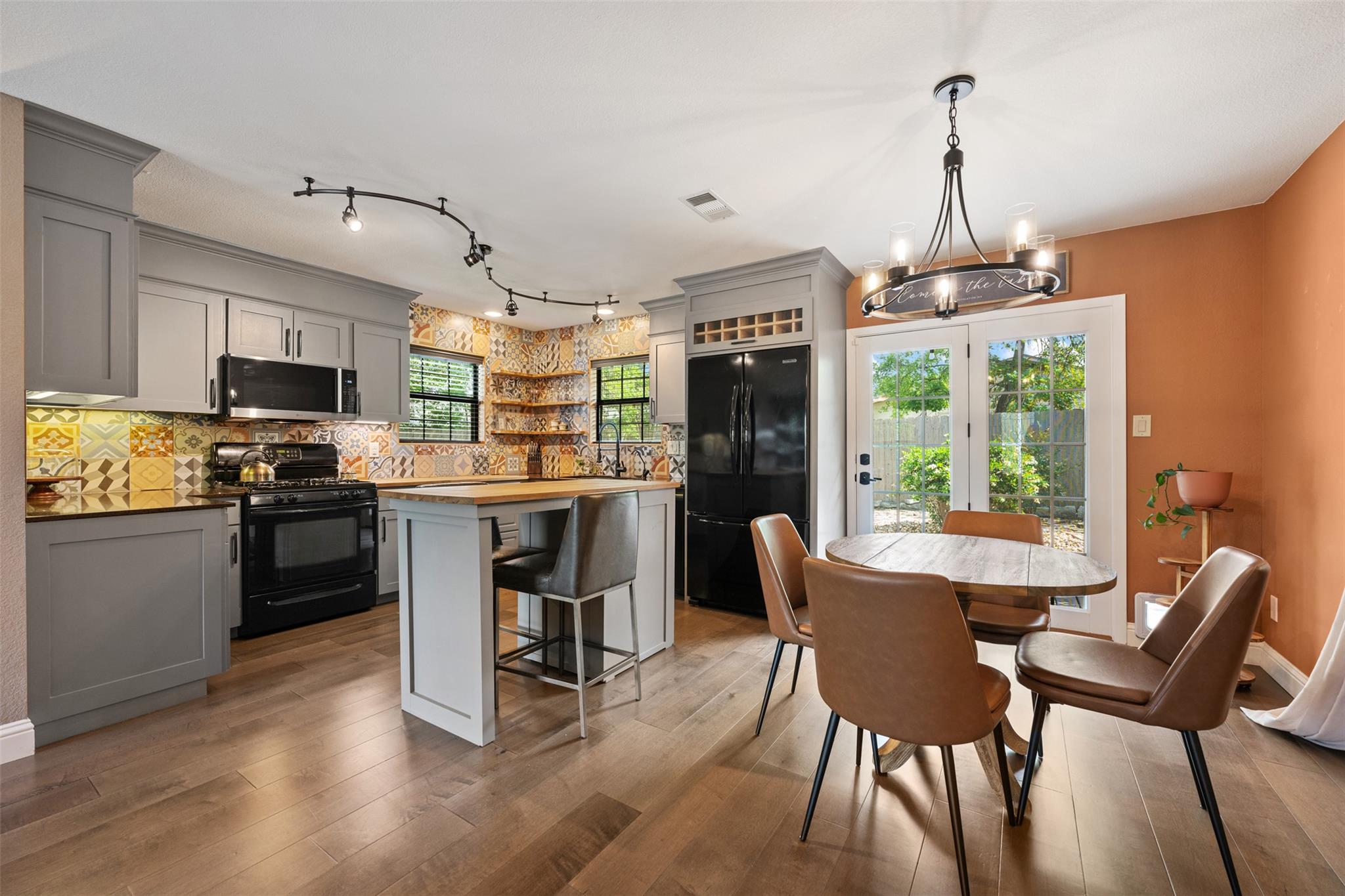 12103 Mill HOLW