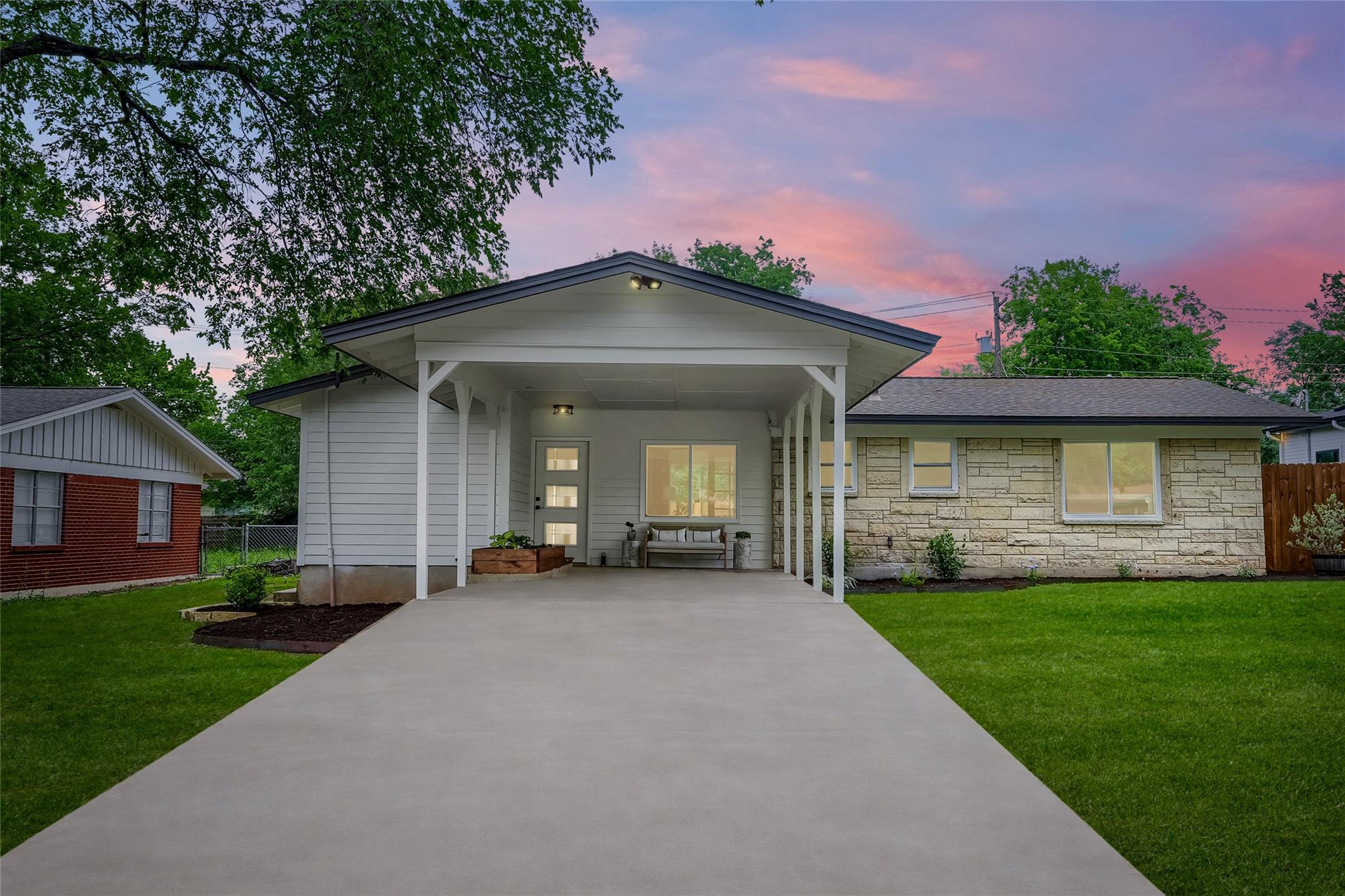 5907 Eureka DR