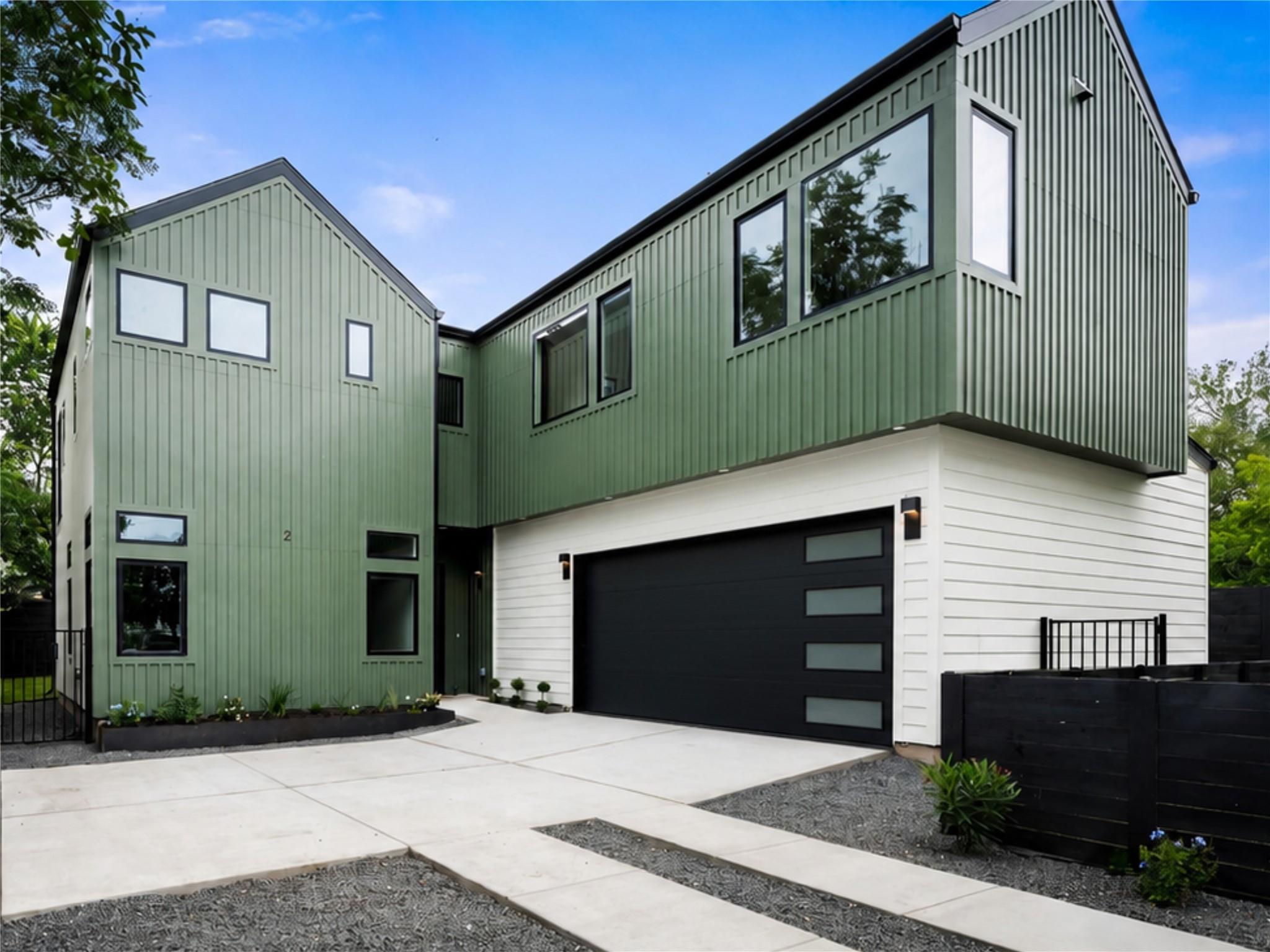 3204 Lyons RD