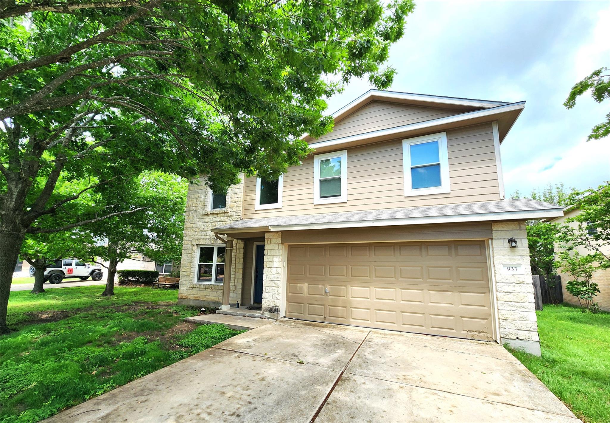 933 Meadow Ridge LOOP