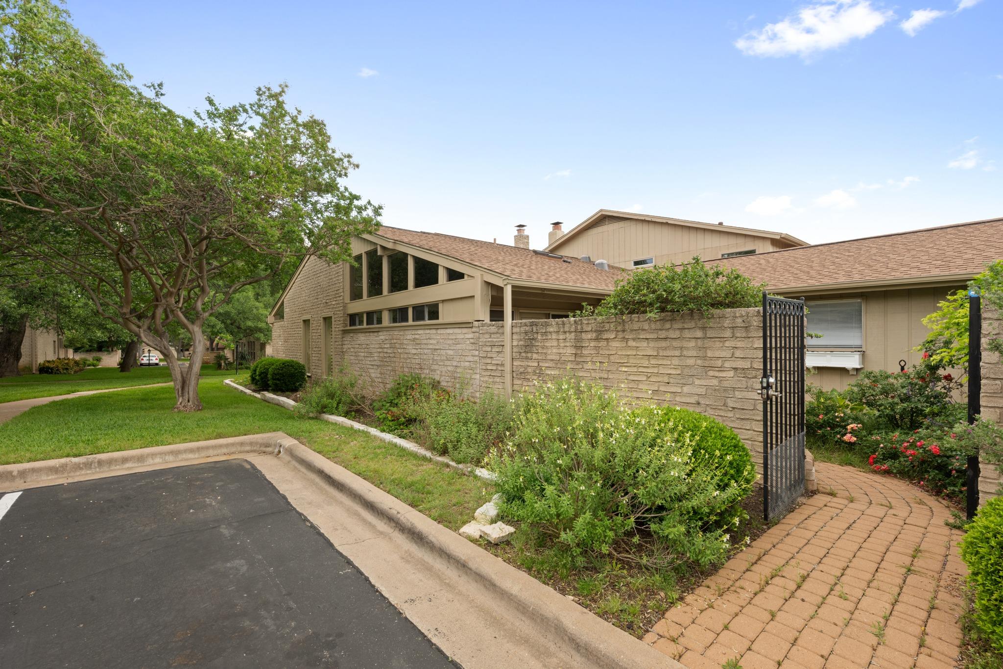 8107 Middle CT