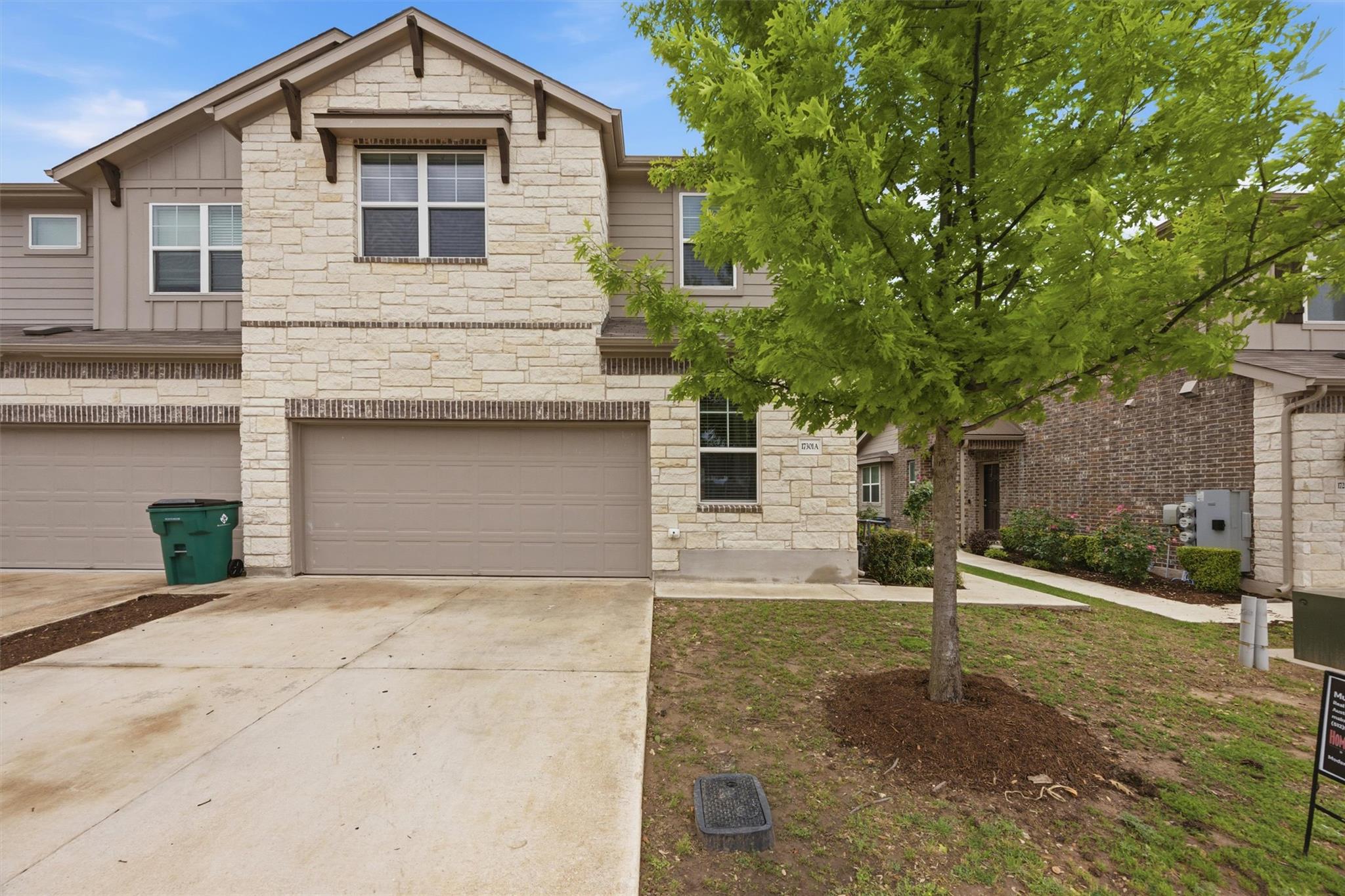 17301 Leafroller DR