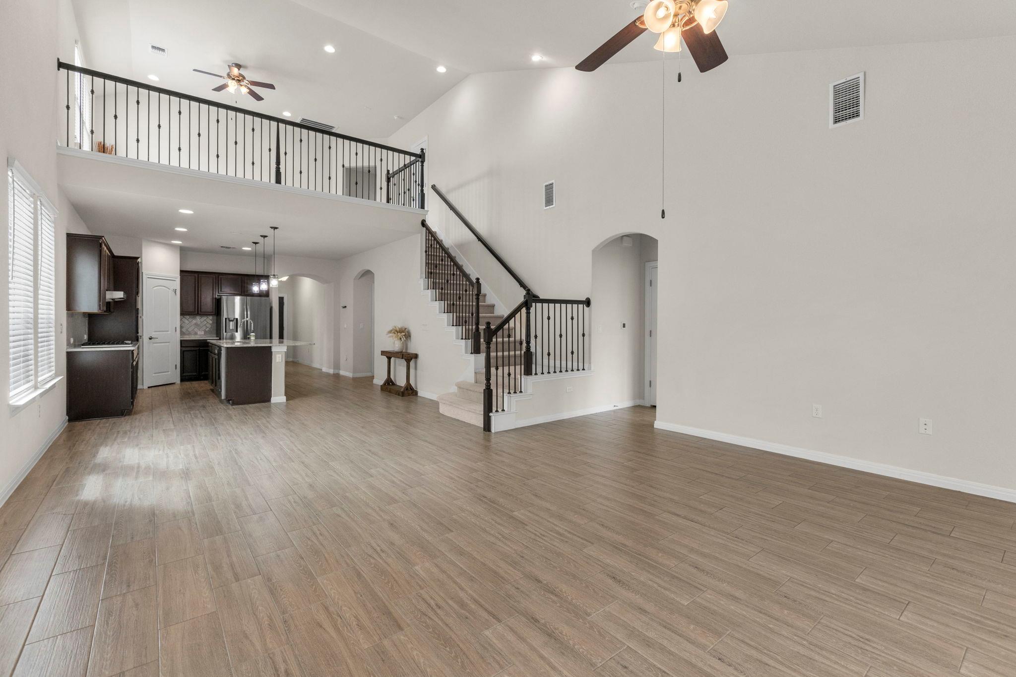 9802 Acero DR