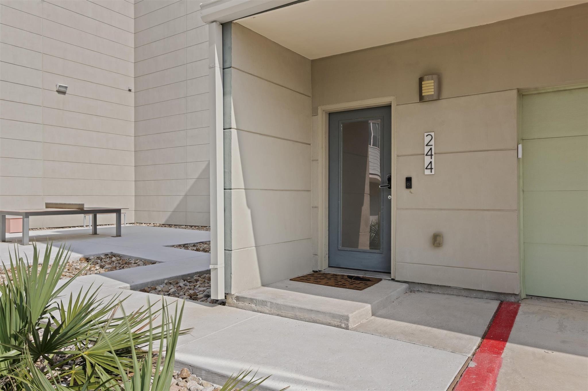 604 Bluff Dr