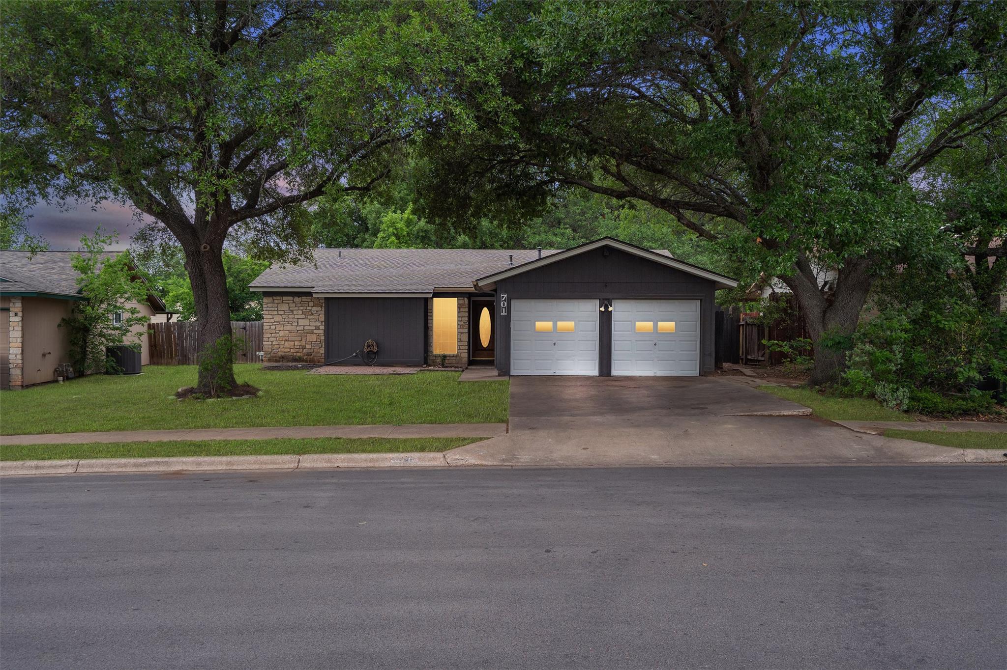 701 Riverwood DR