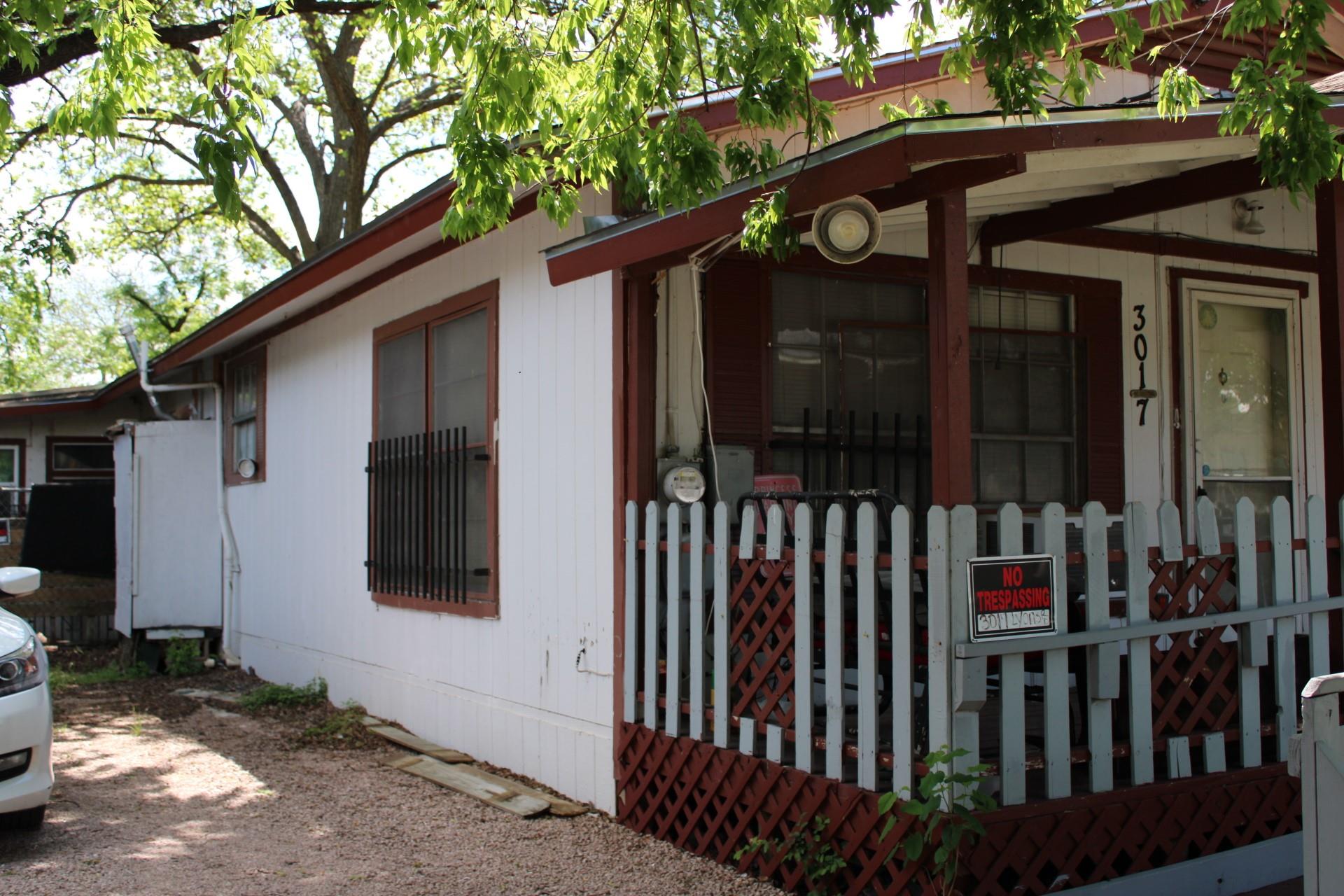 3017 Lyons RD