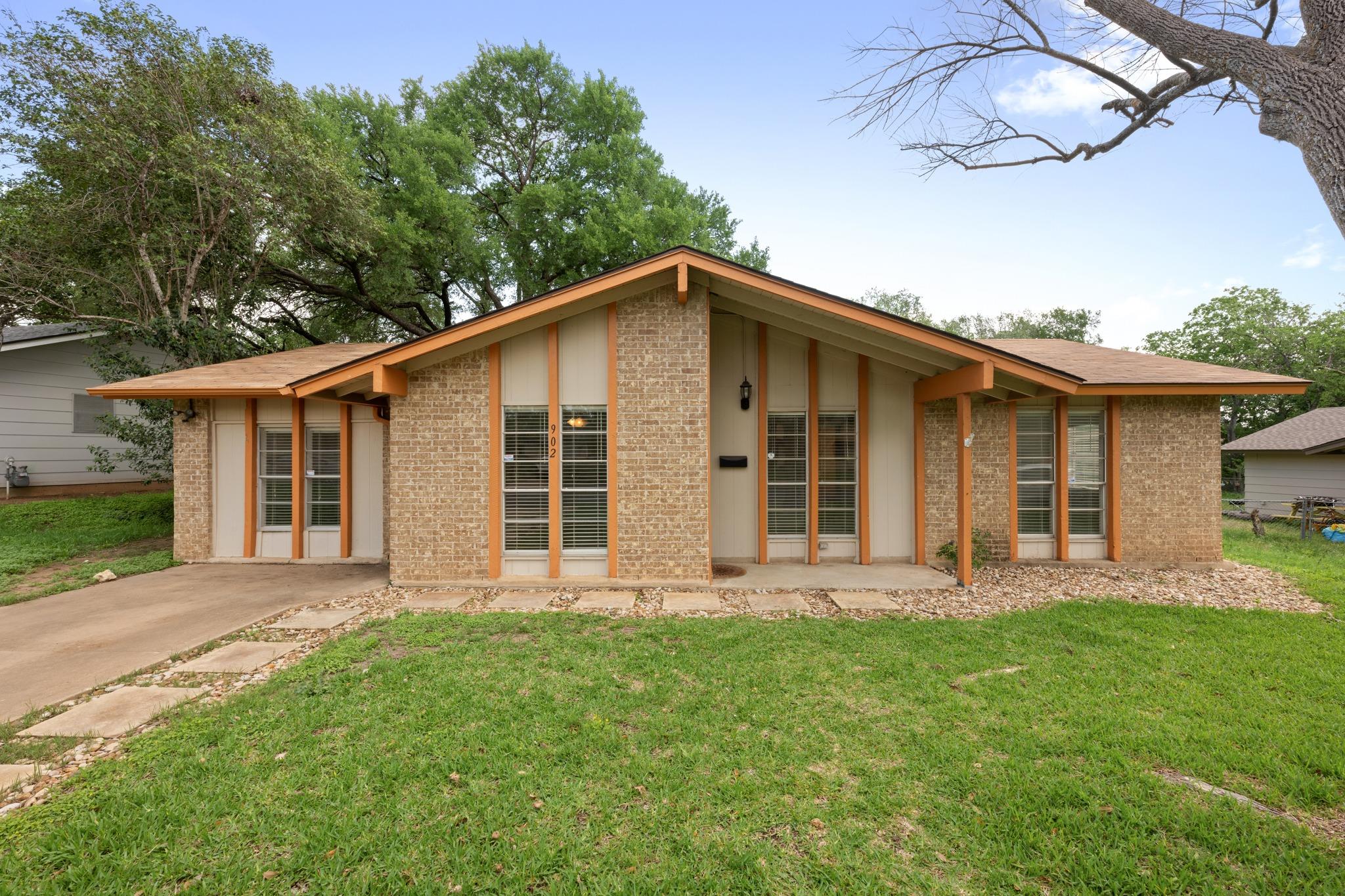 902 Emerald Wood DR