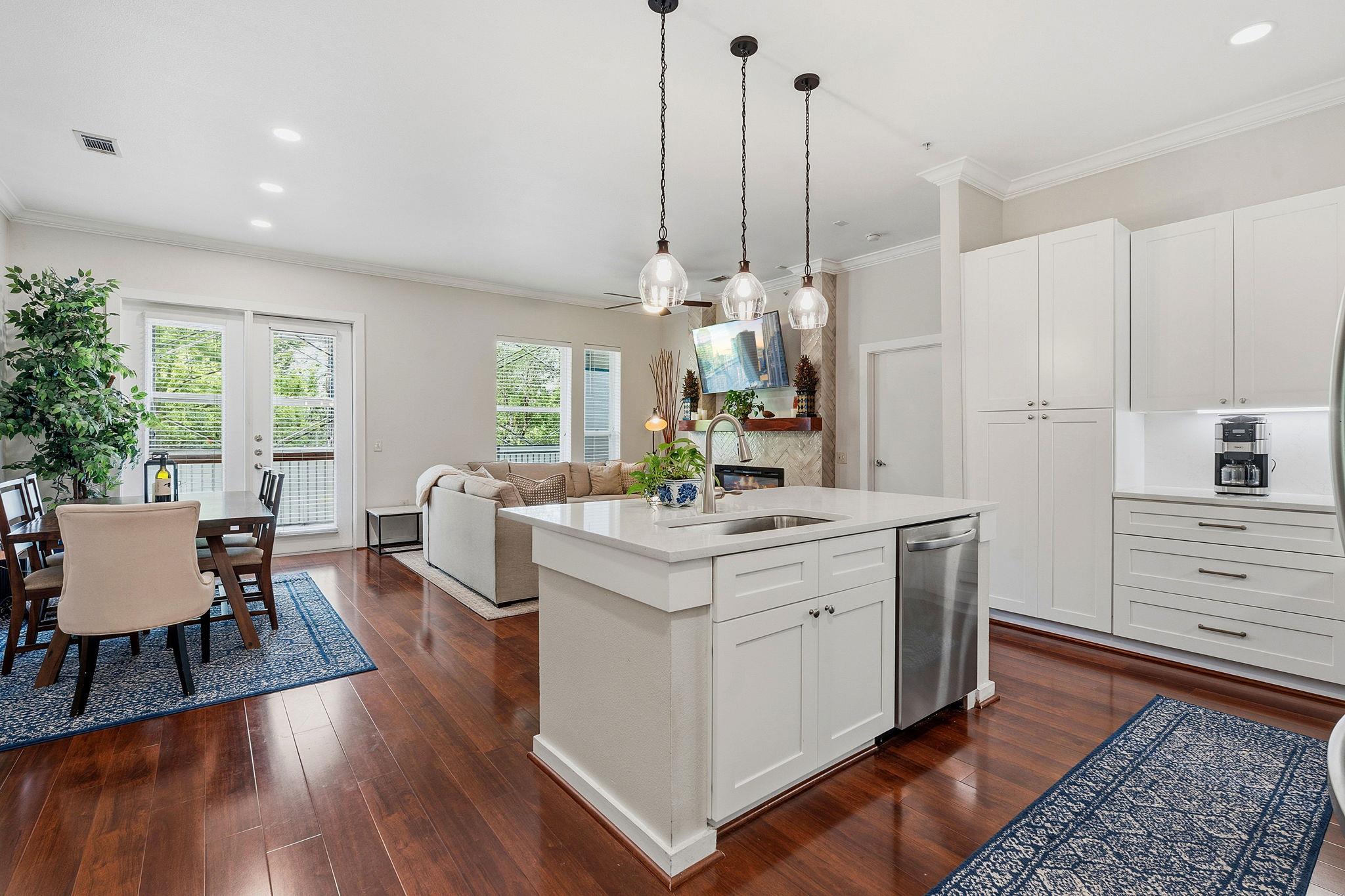 1900 Barton Springs RD
