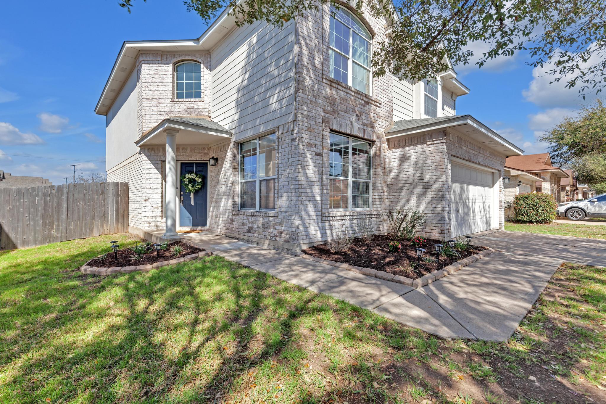 17304 Zola LN