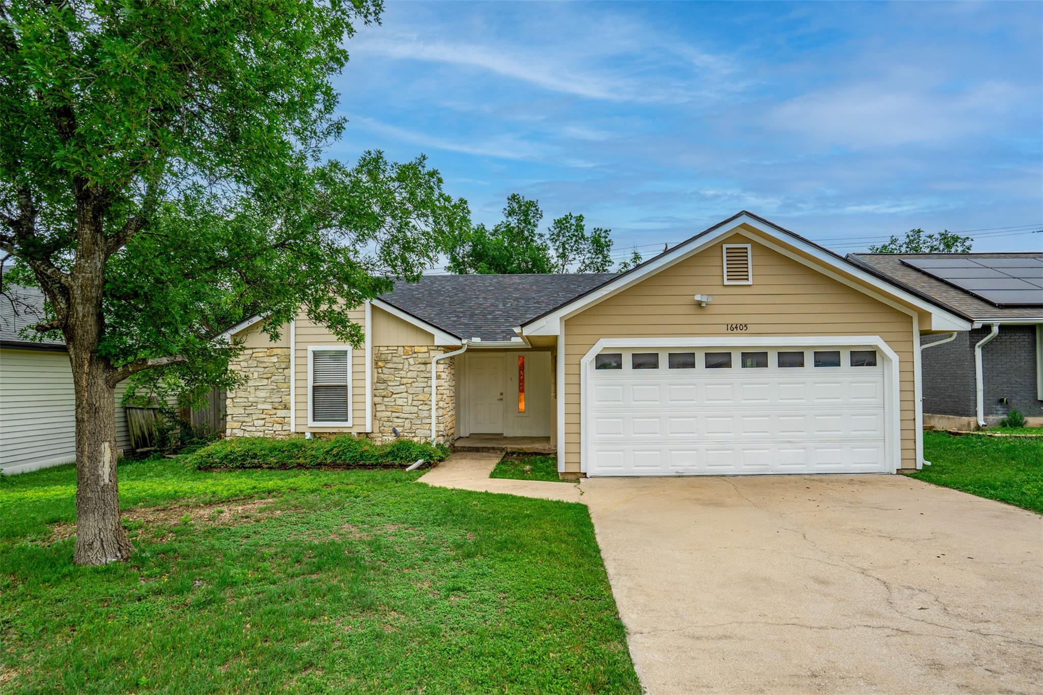 16405 Edgemere DR