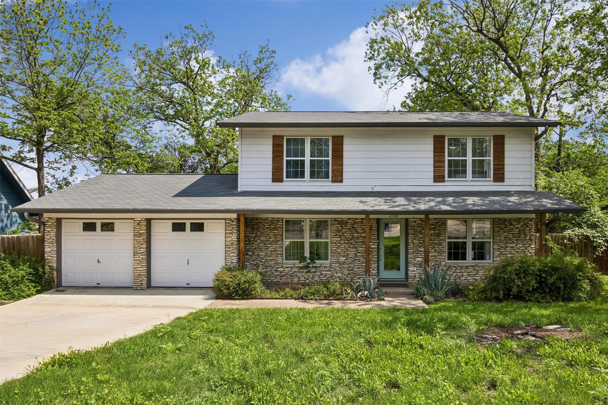 2118 Vanderbilt LN