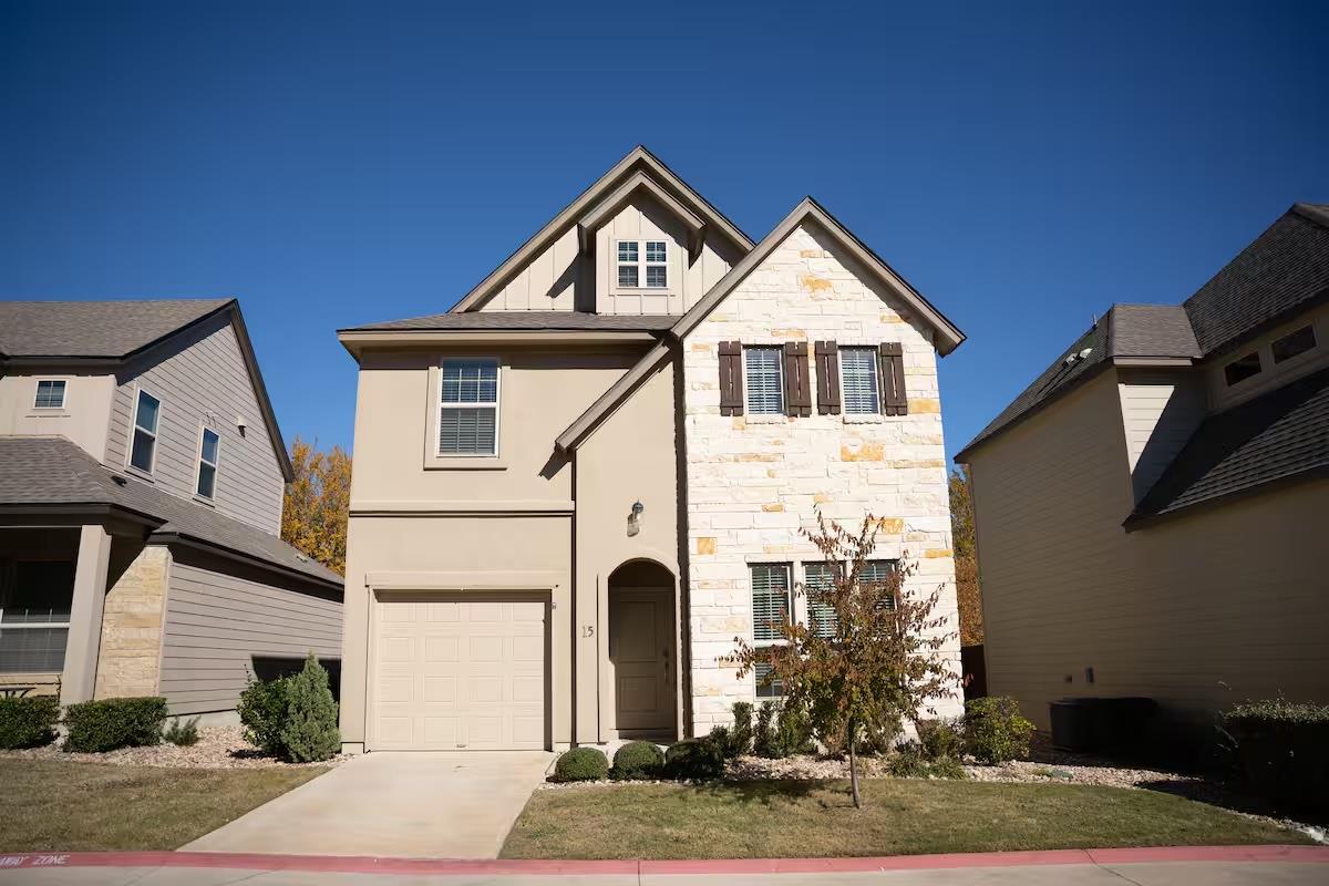 13501 Metric BLVD