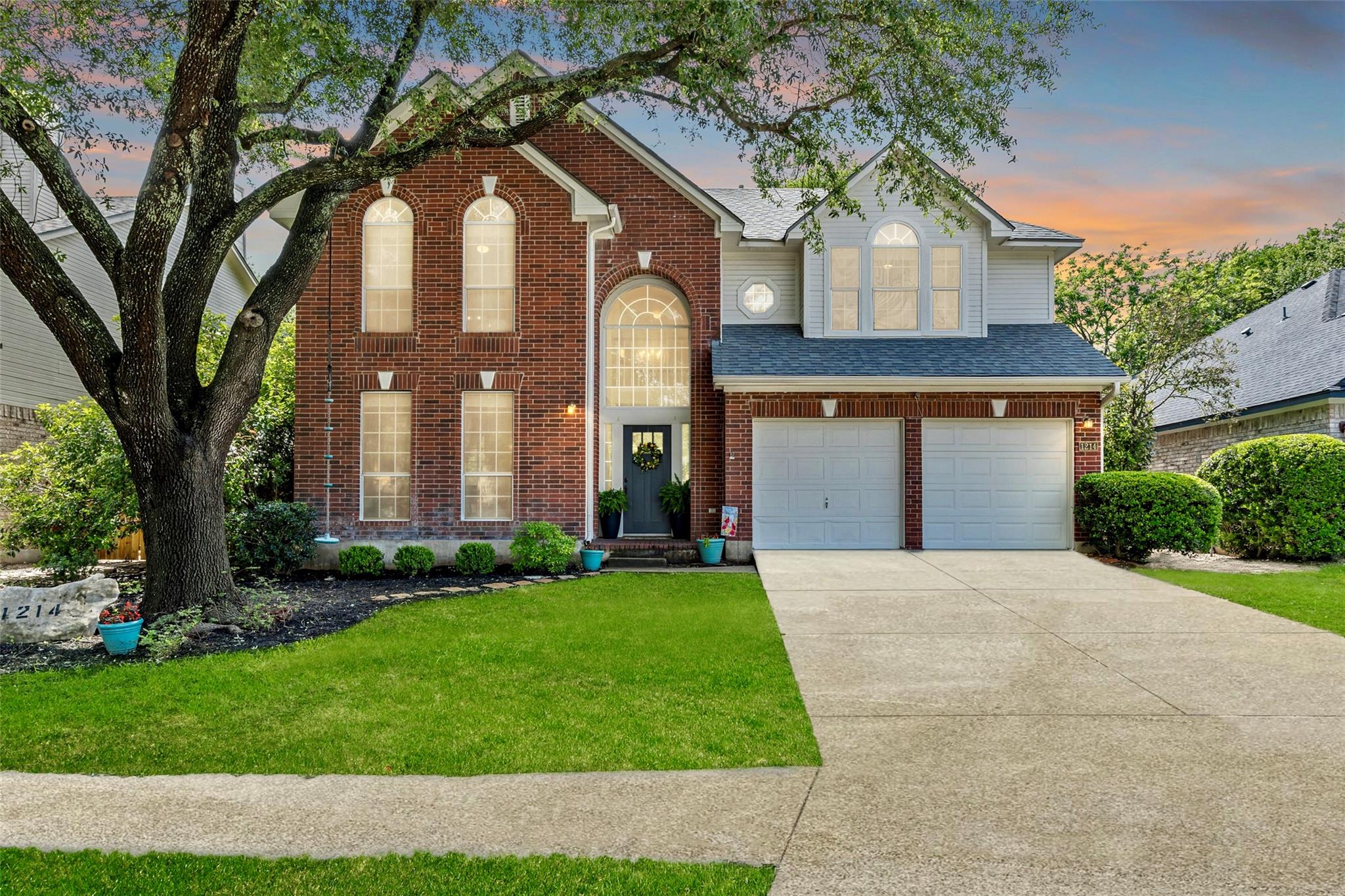 1214 Cardinal LN