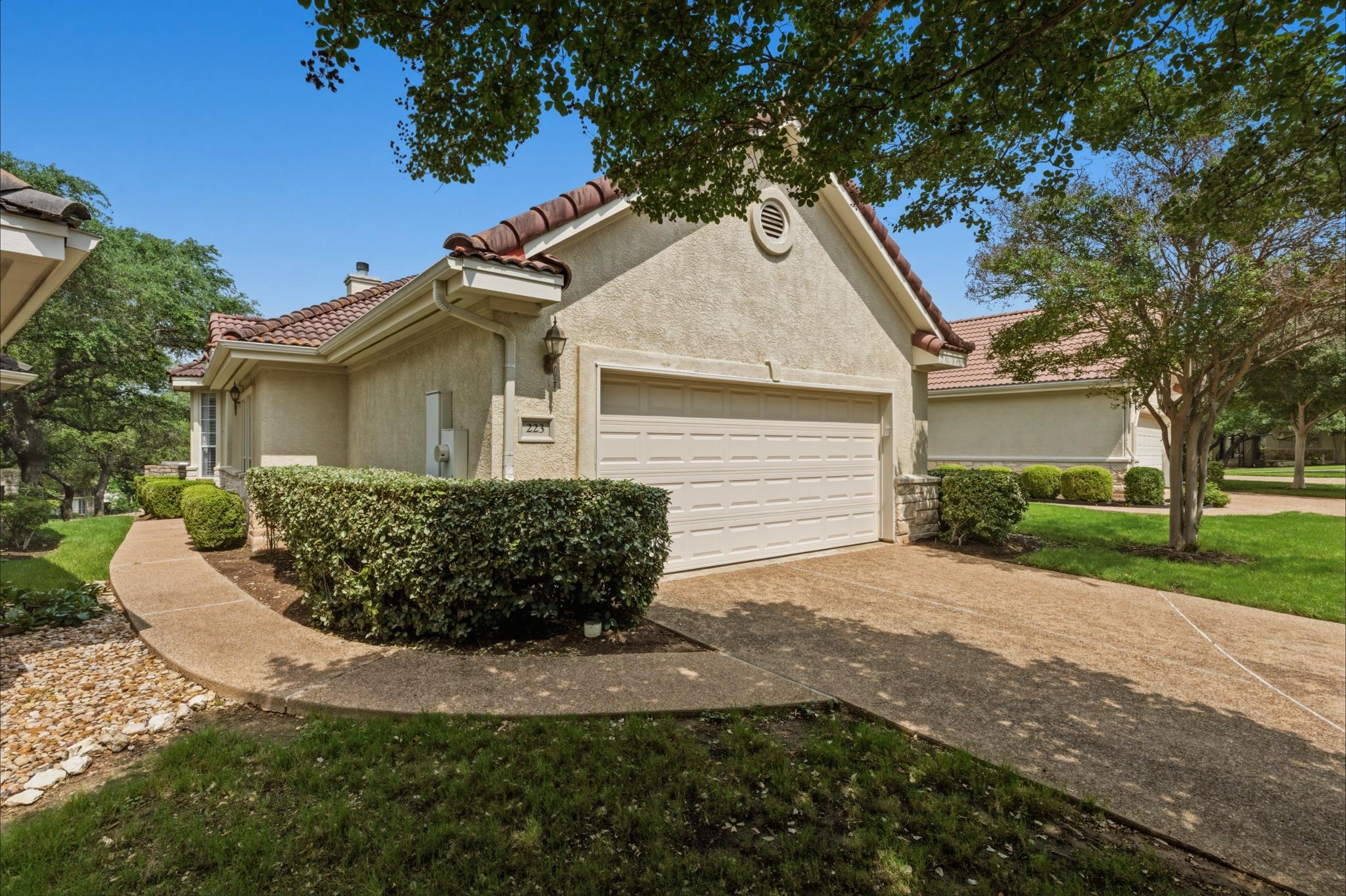 223 The Hills DR