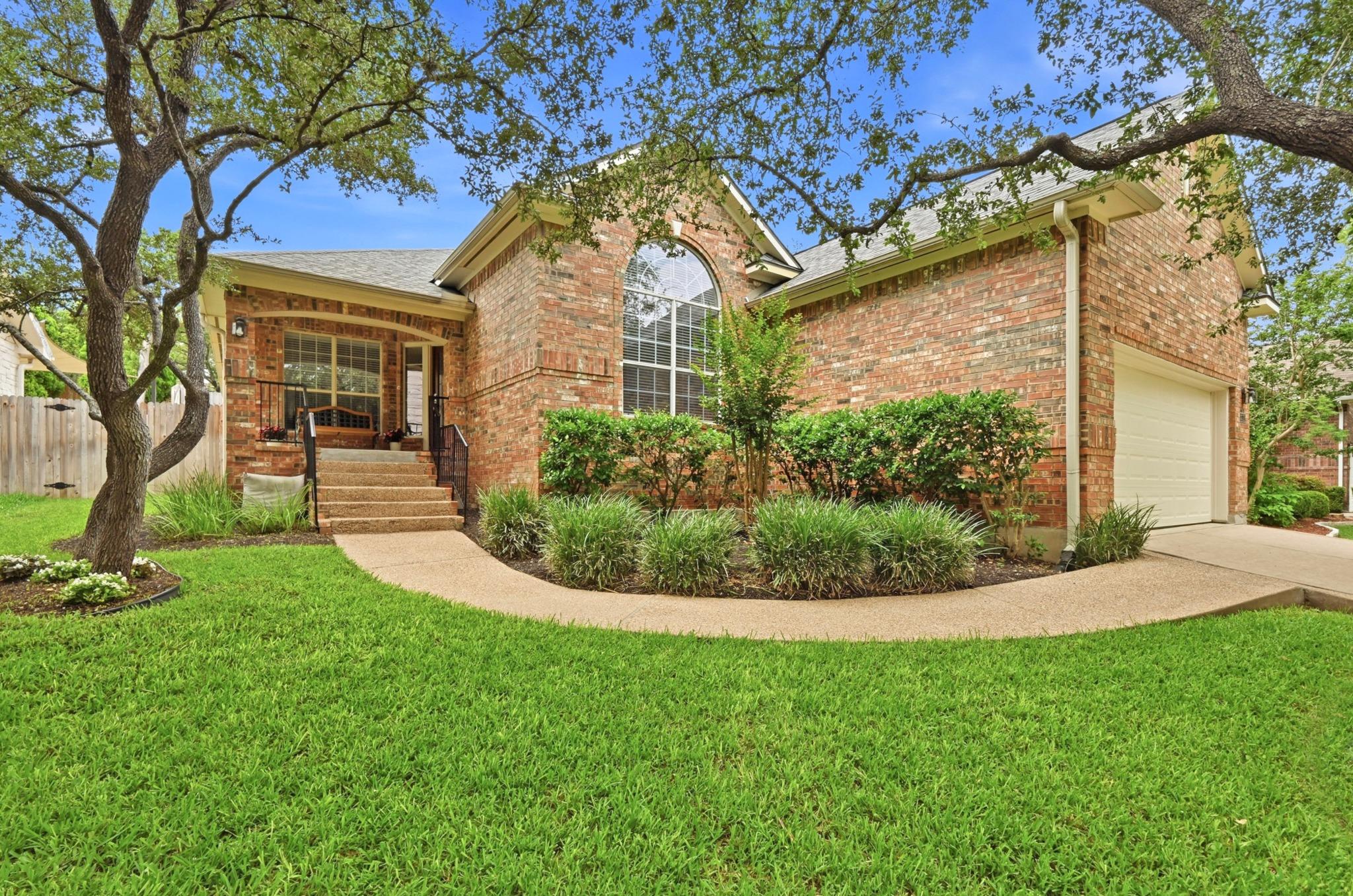 12909 Majestic Oaks Dr