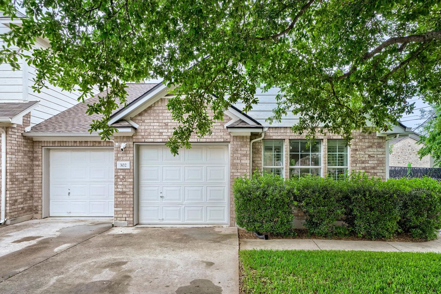 302 Ryan LN