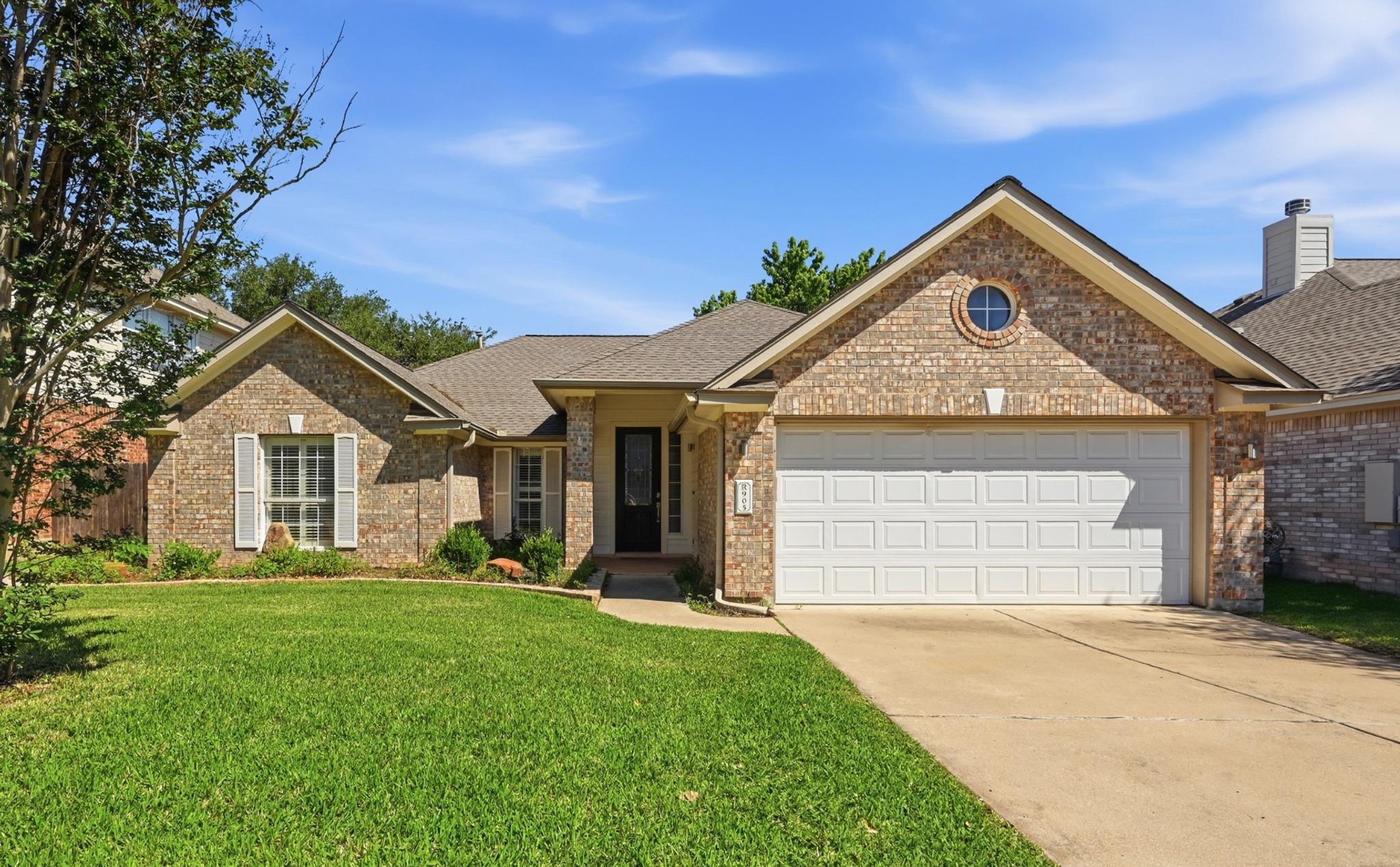 905 Hunters Creek DR