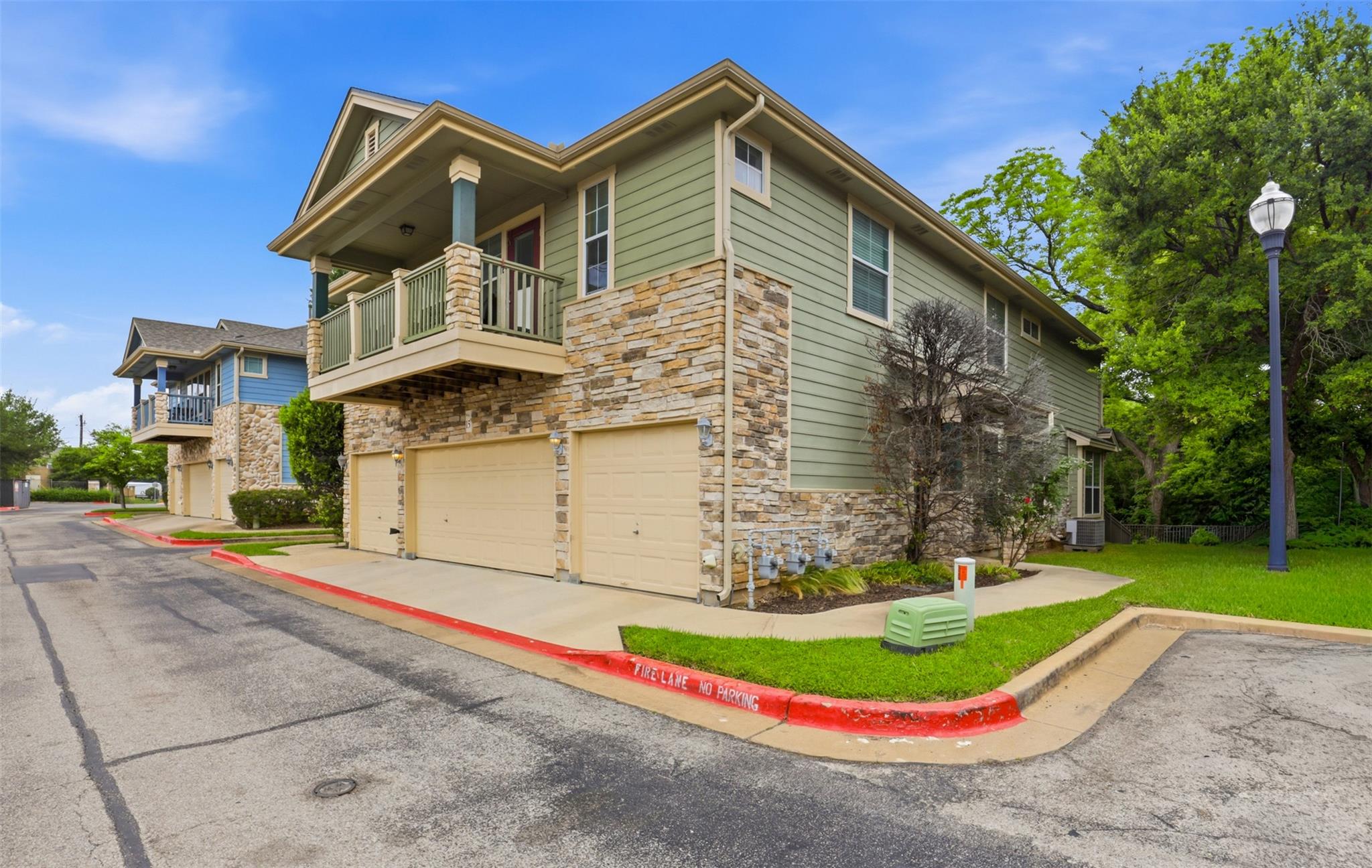 1481 Old Settlers BLVD