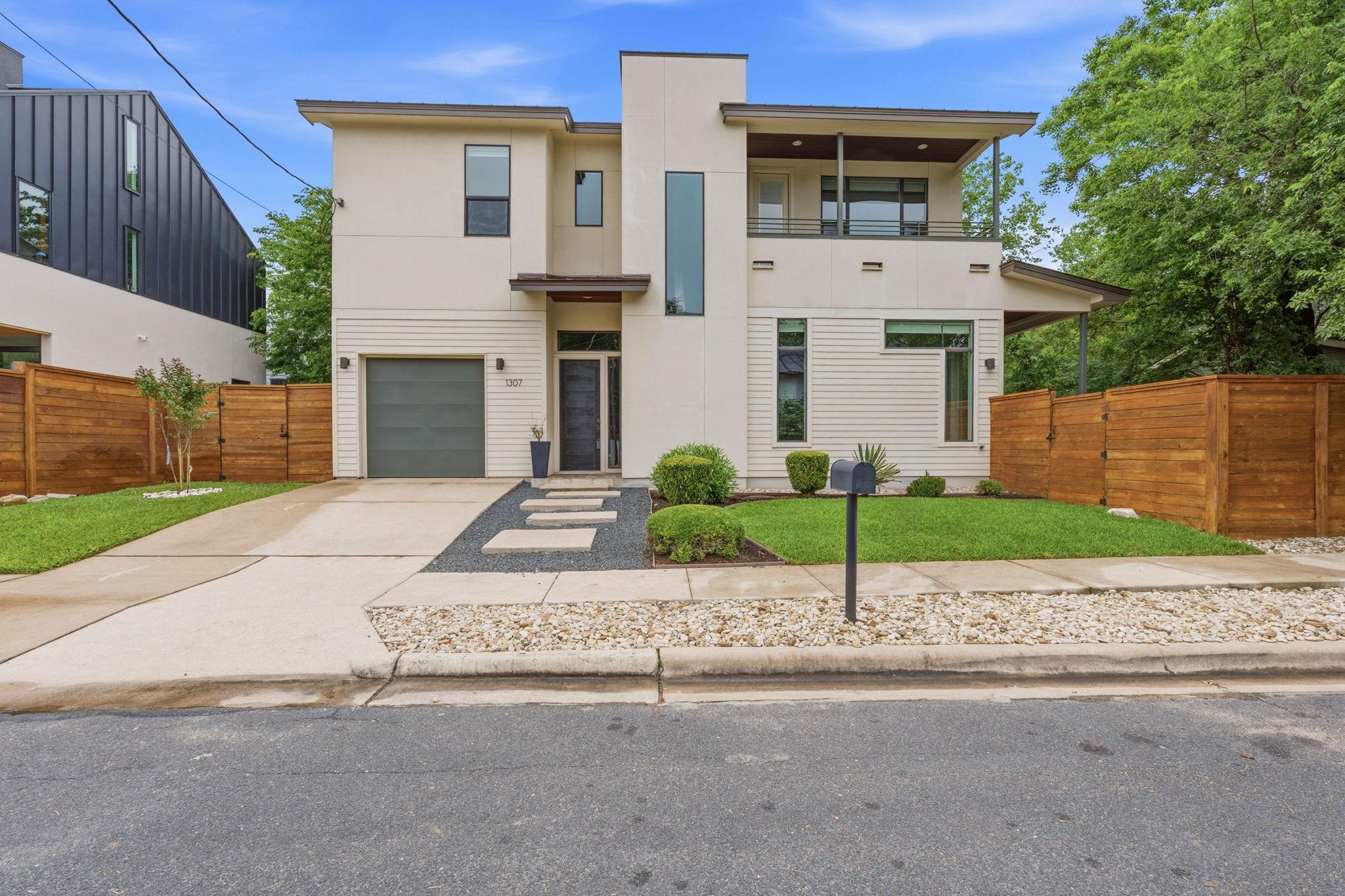 1307 Clifford Ave