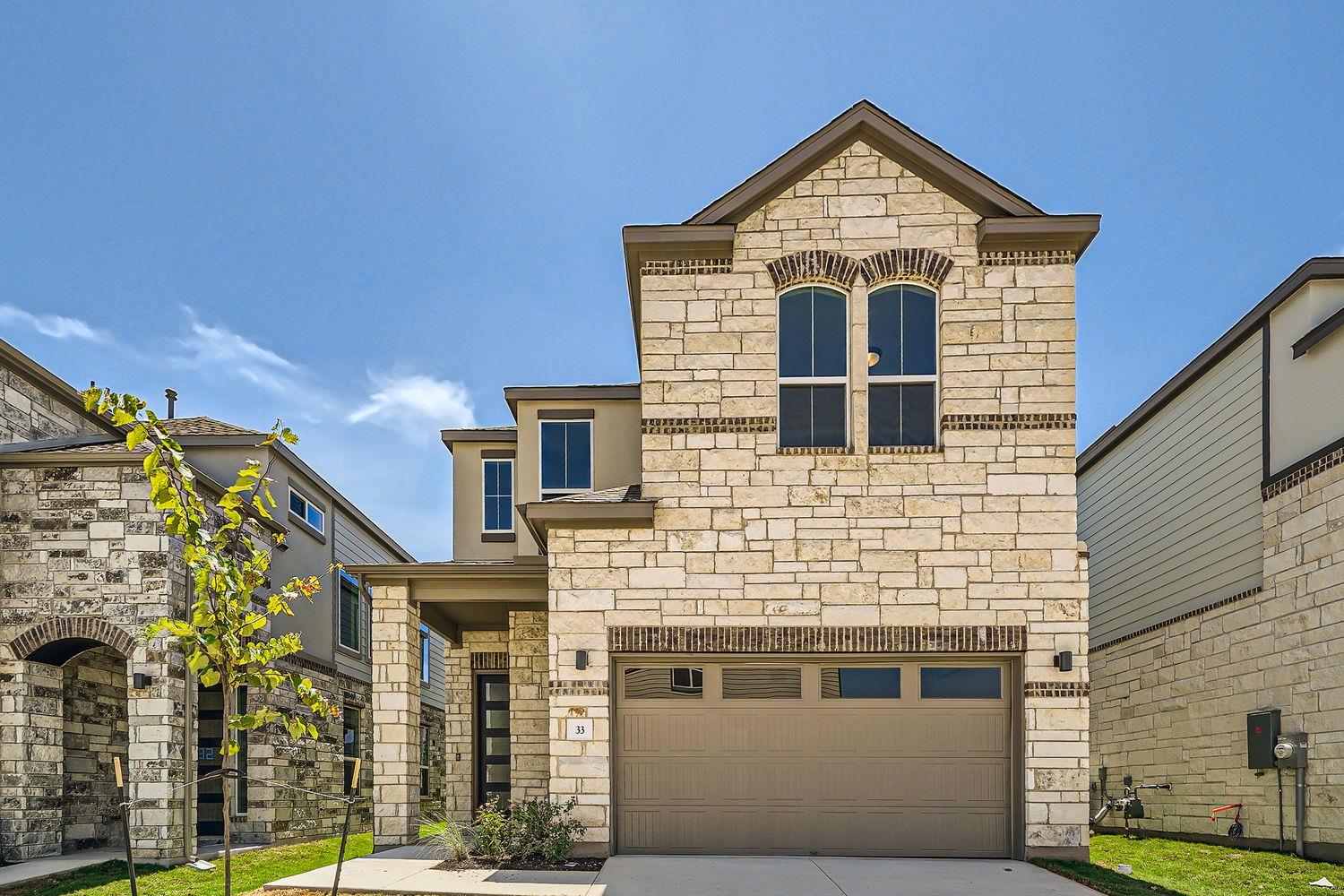 1531 Red Bud LN