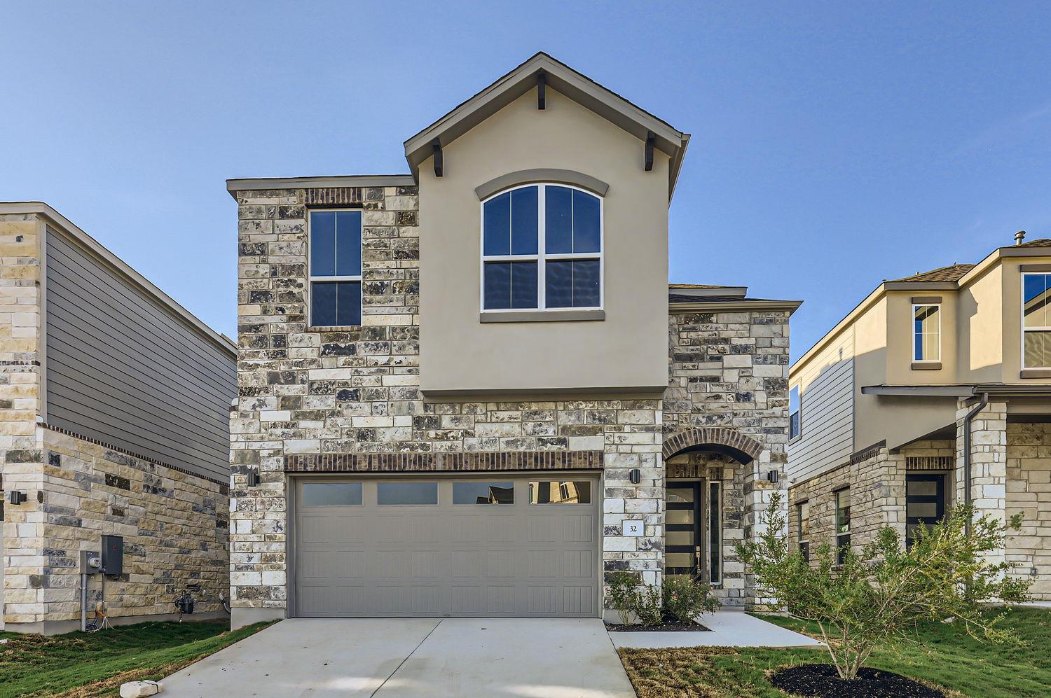 1531 Red Bud LN
