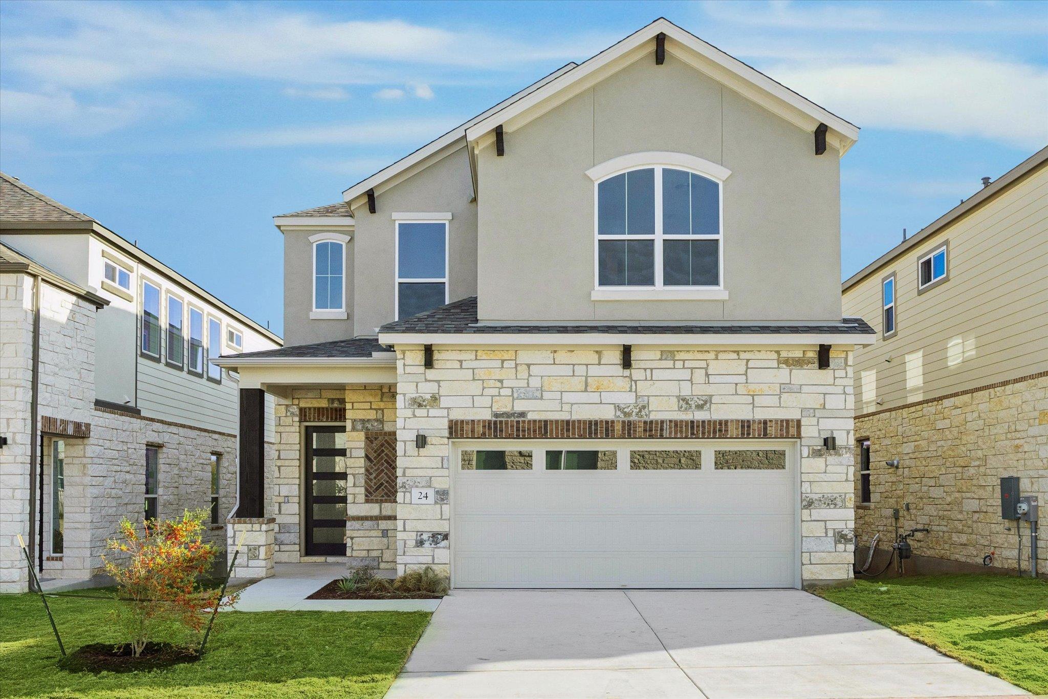 1531 Red Bud LN