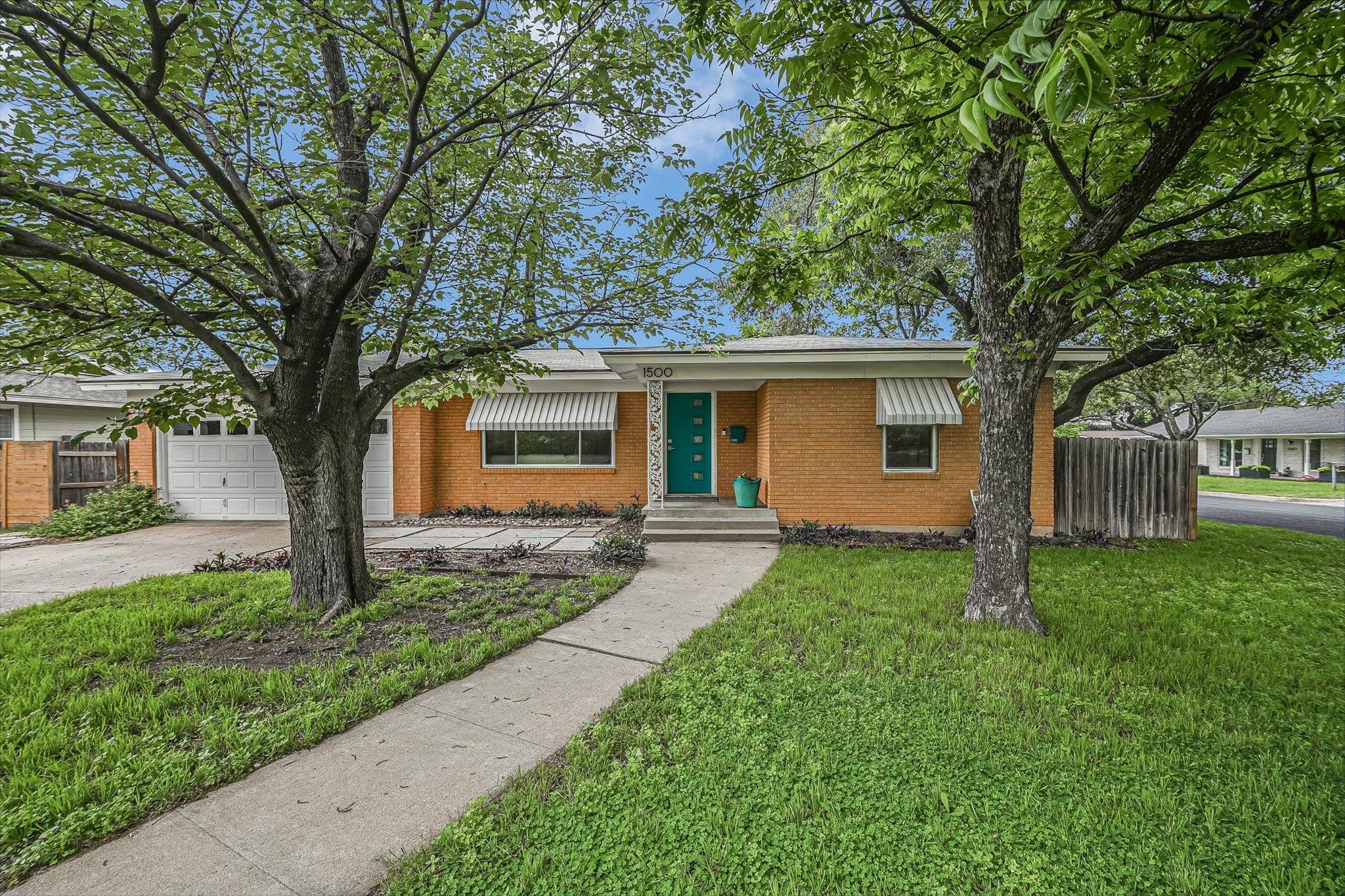 1500 Villanova DR