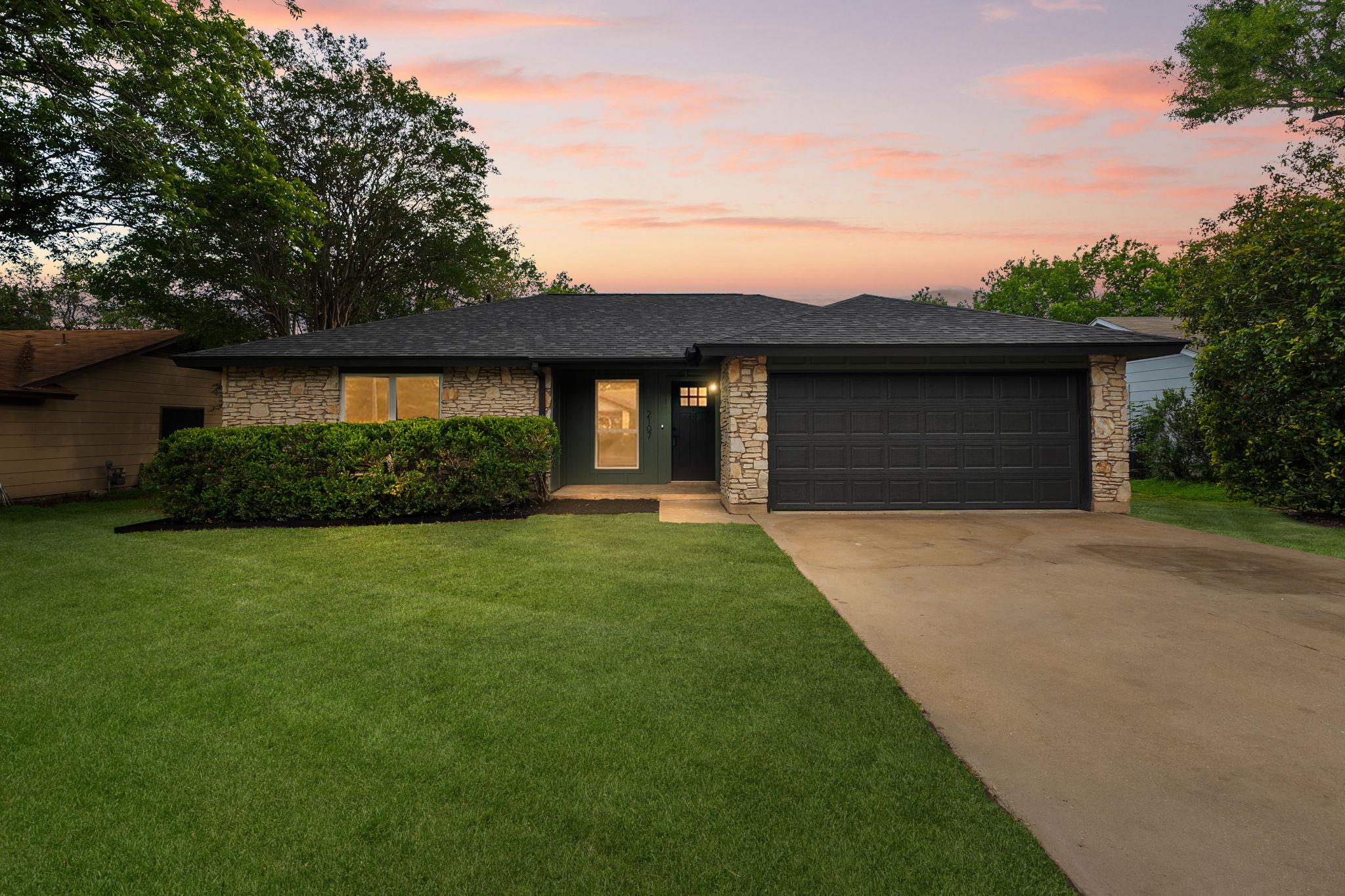 2107 Cindy LN