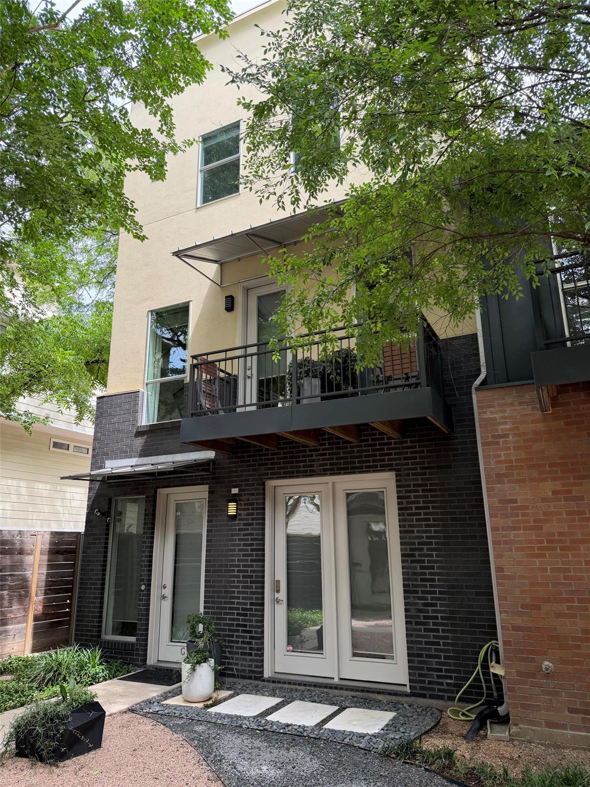1205 Kinney Ave