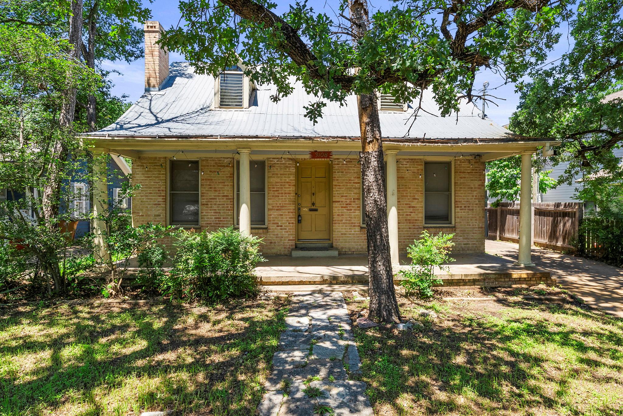 3108 Robinson Ave