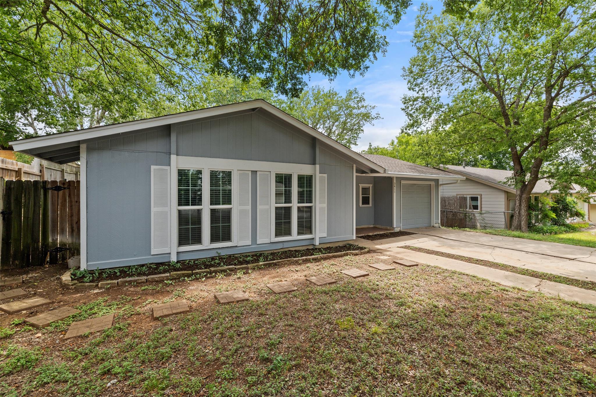 3411 Thomas Kincheon ST