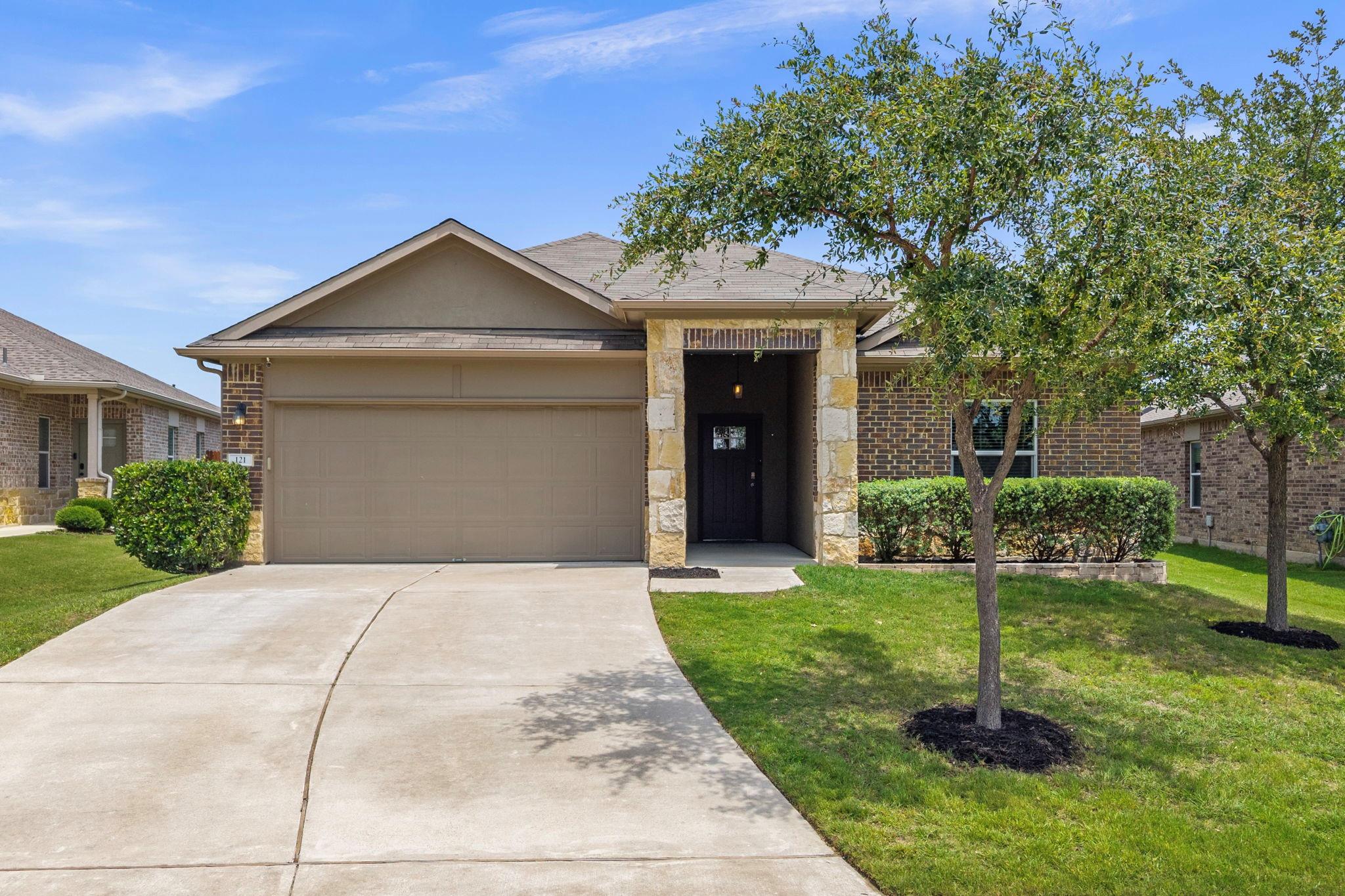 121 Shiner LN