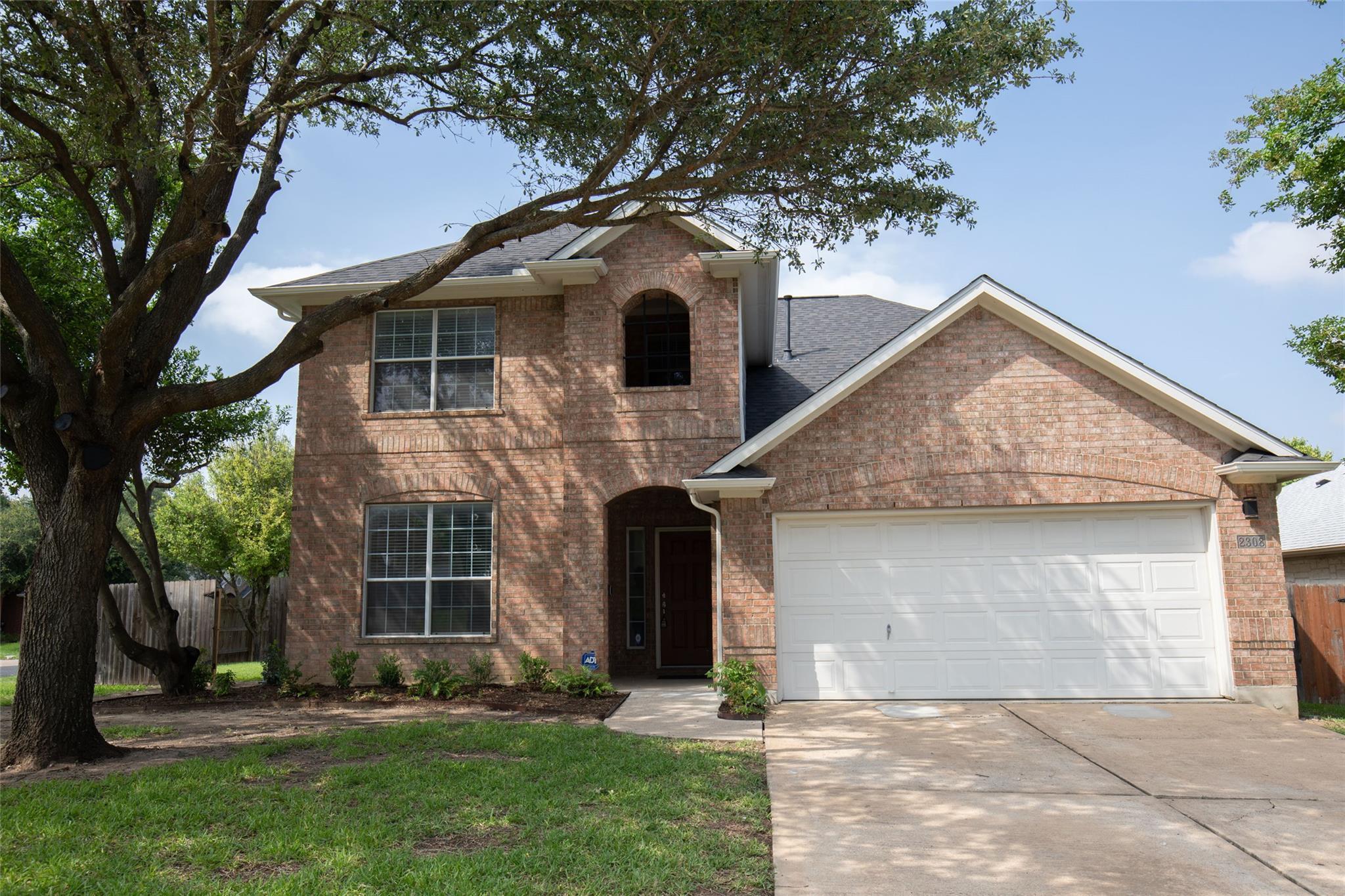 2308 Lou John ST
