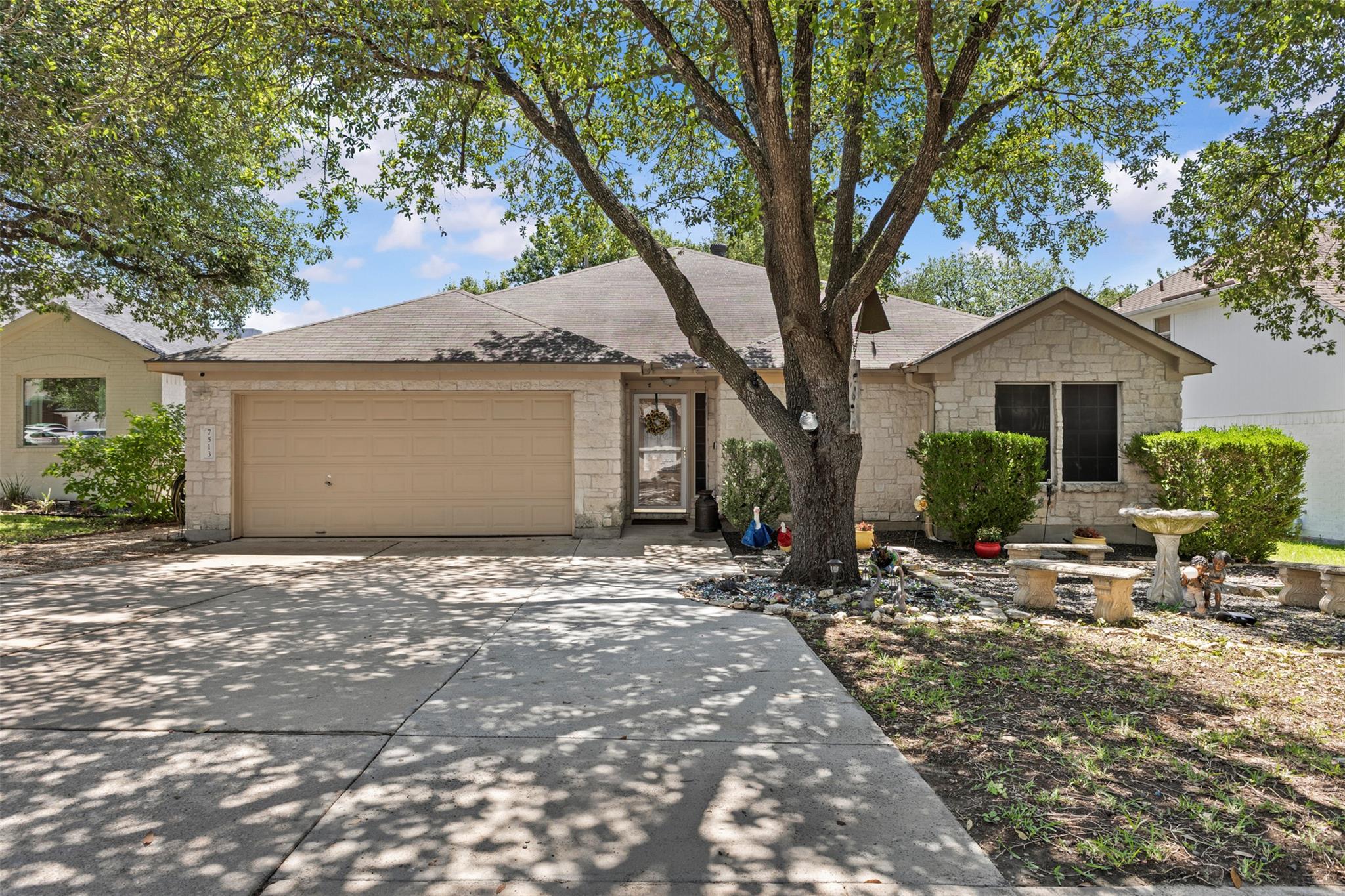 7513 Vol Walker DR