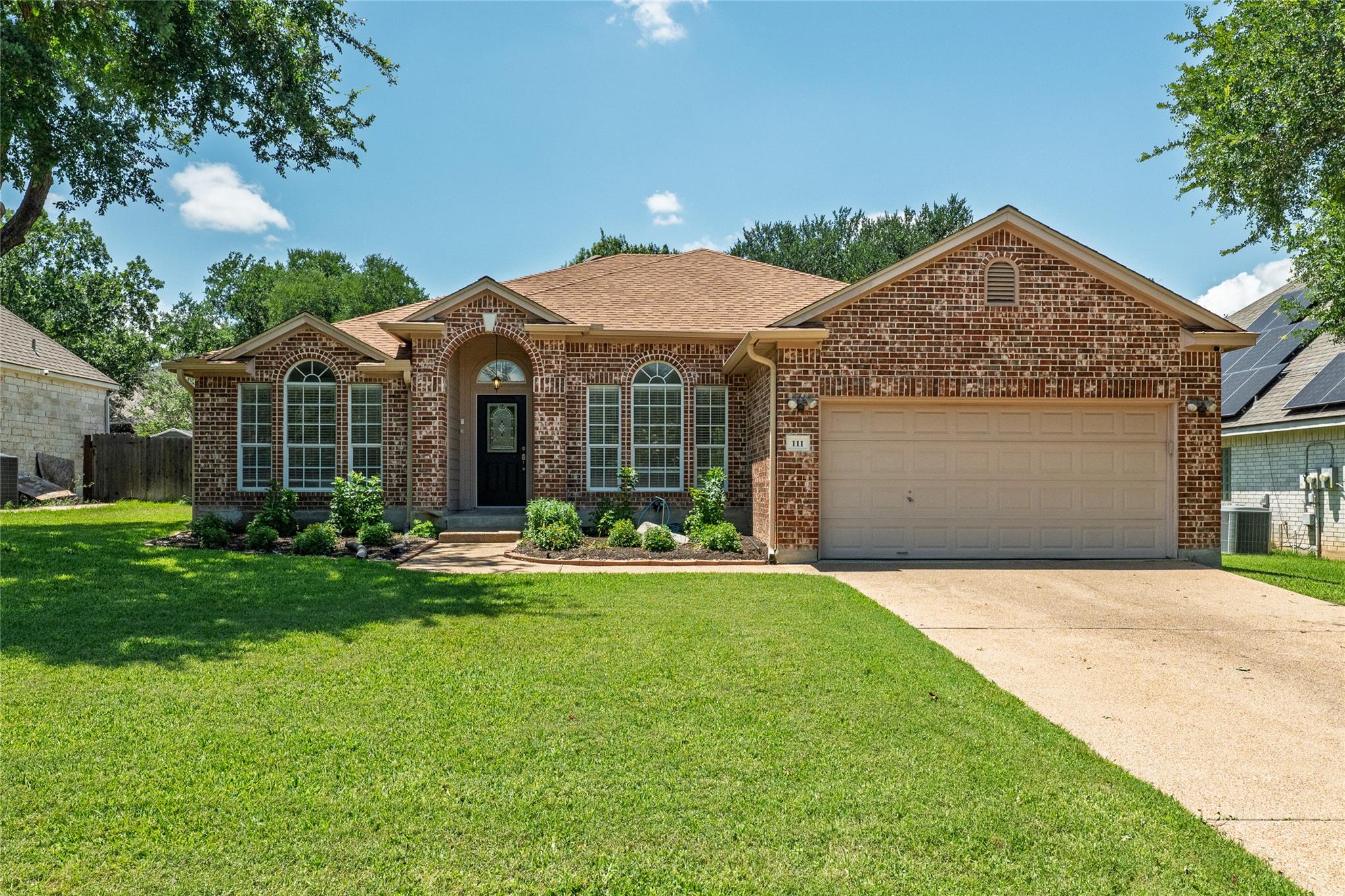 111 Arrowhead LN
