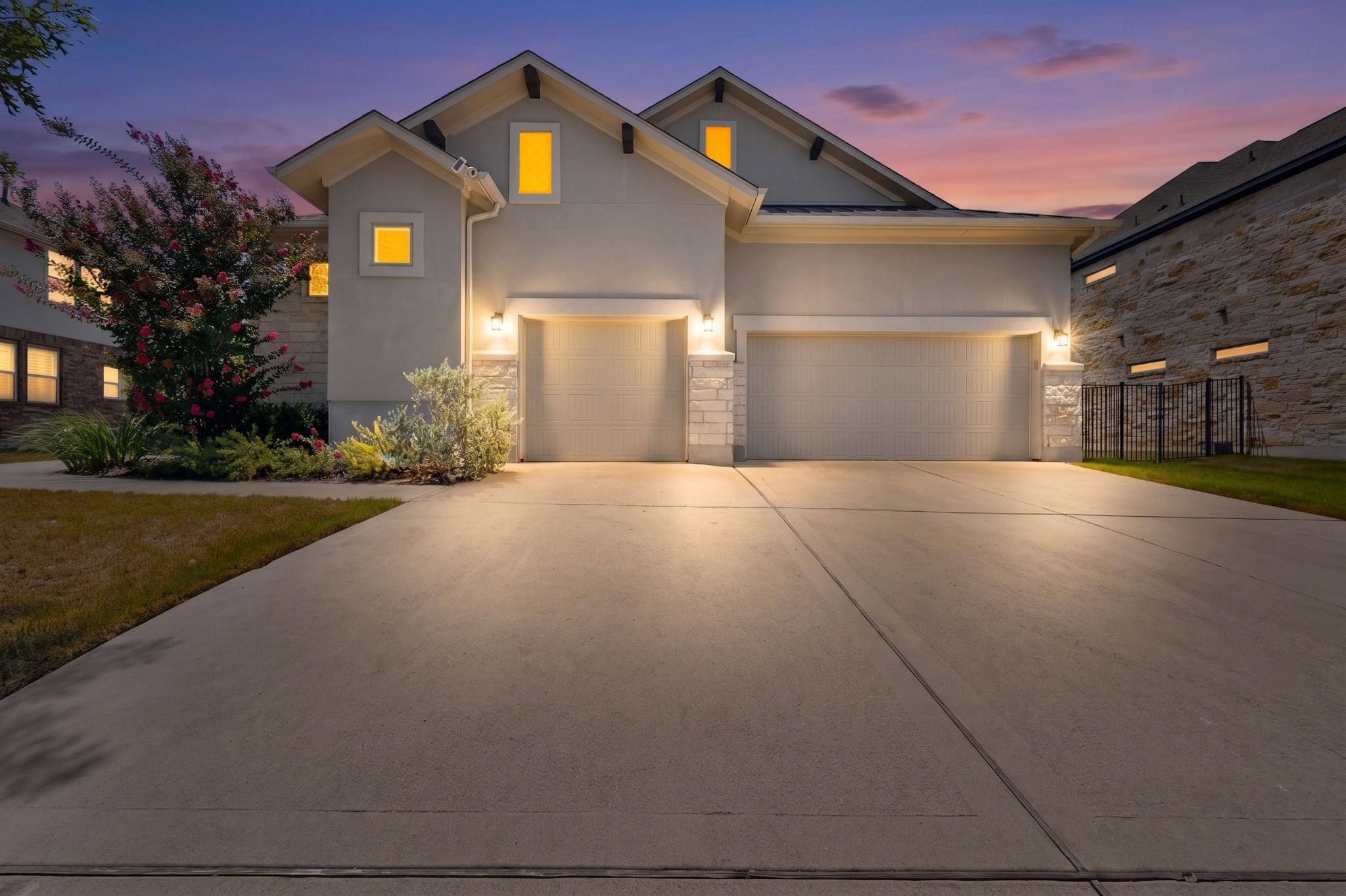 1902 Floresta DR