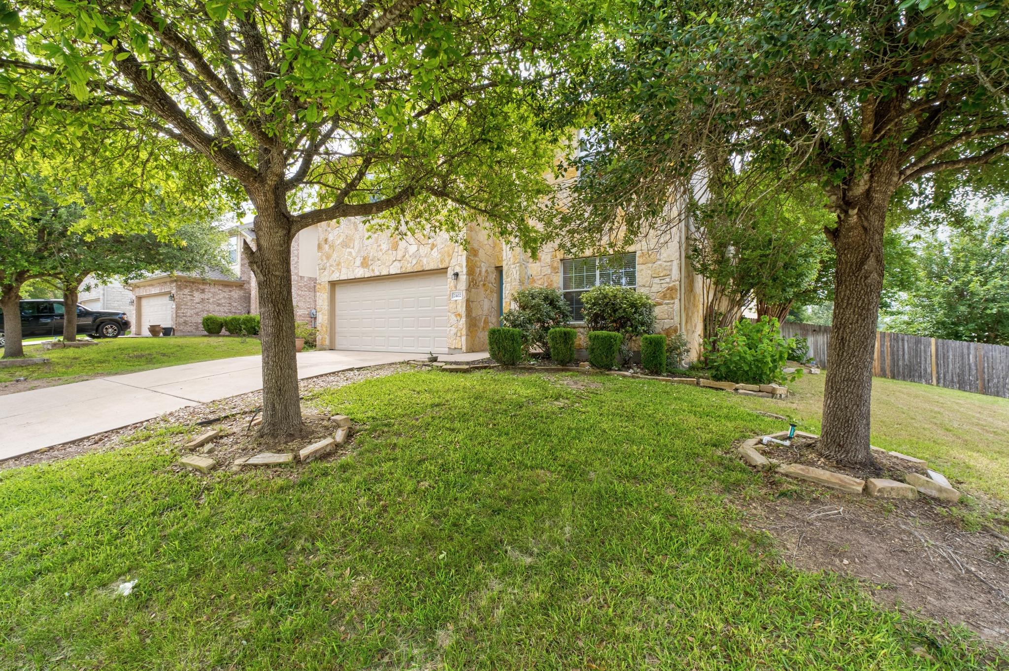 2402 Caprock PL