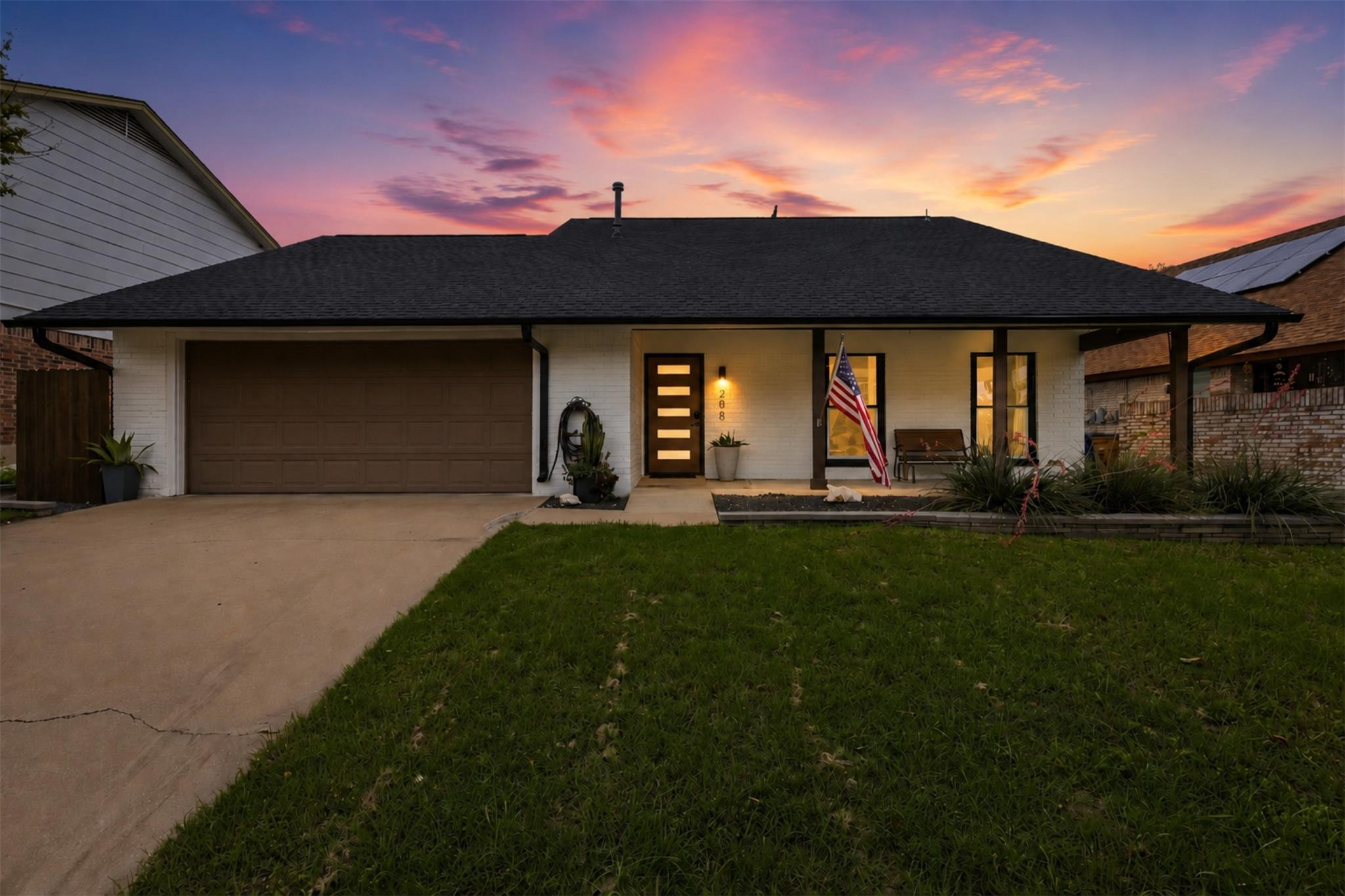 208 Skyloop DR