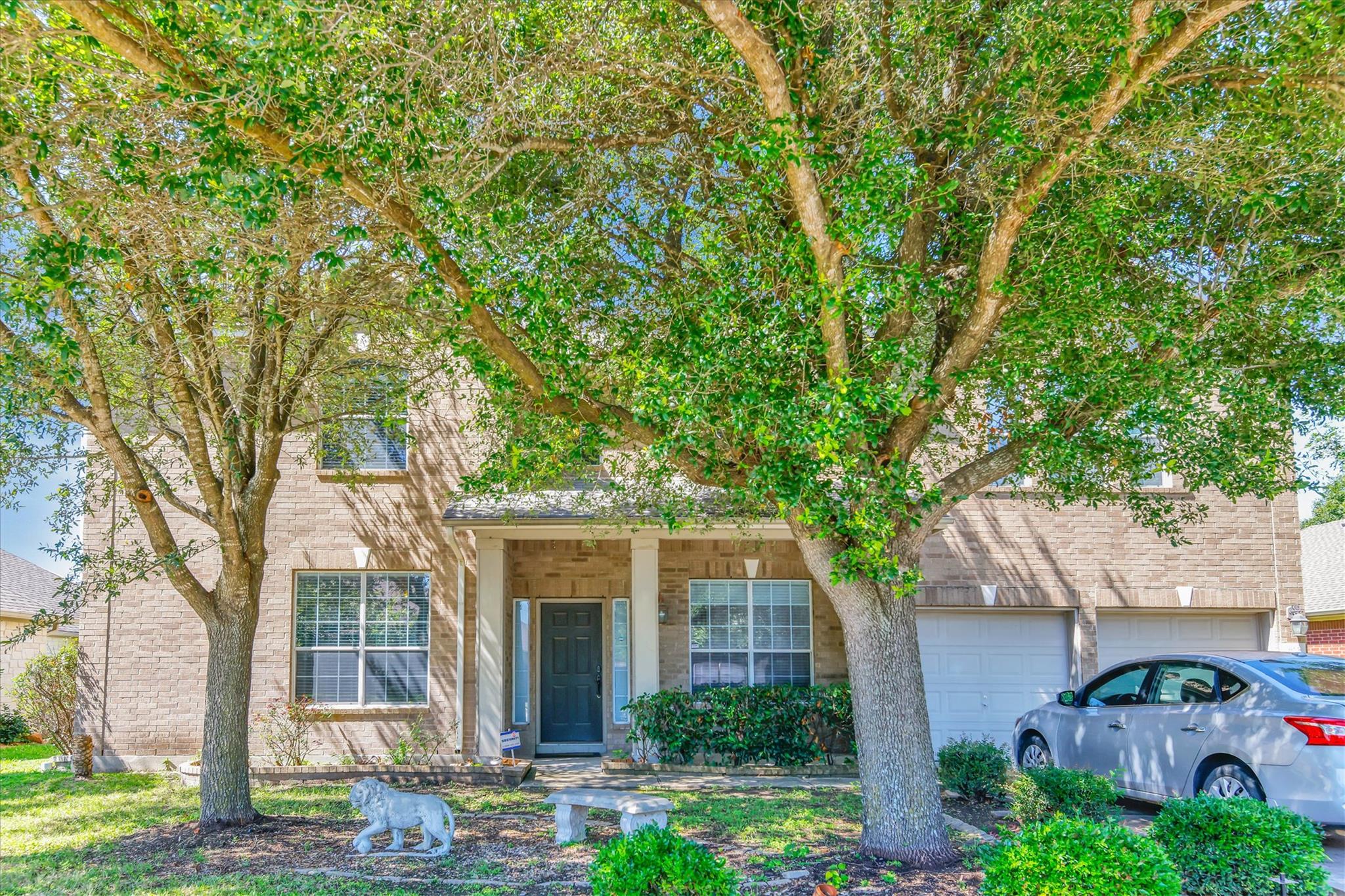 613 Windsor Castle DR