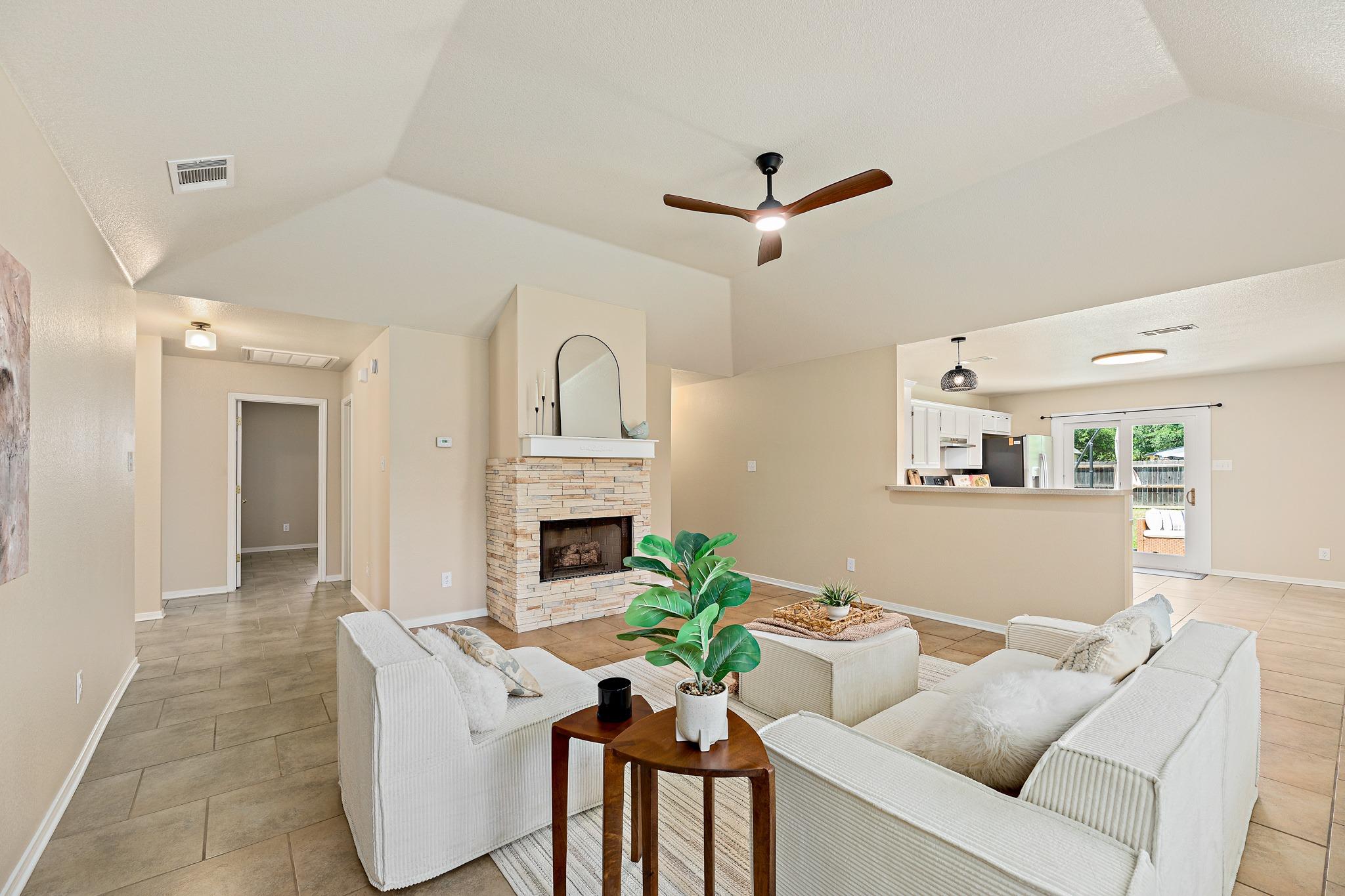 111 Stephen LN