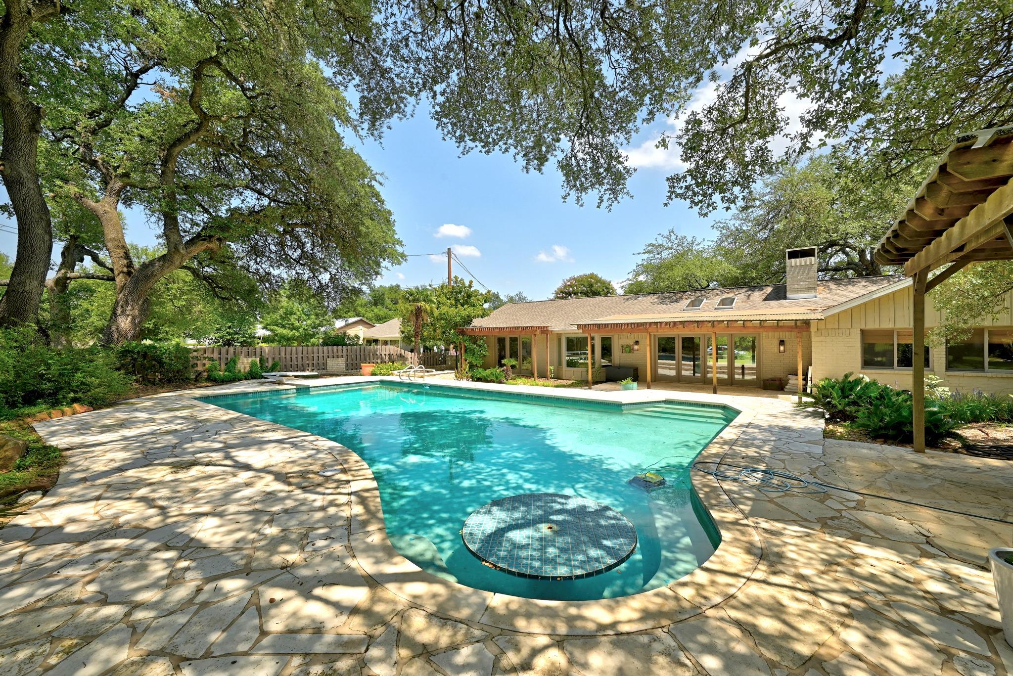 8608 Crest Ridge CIR