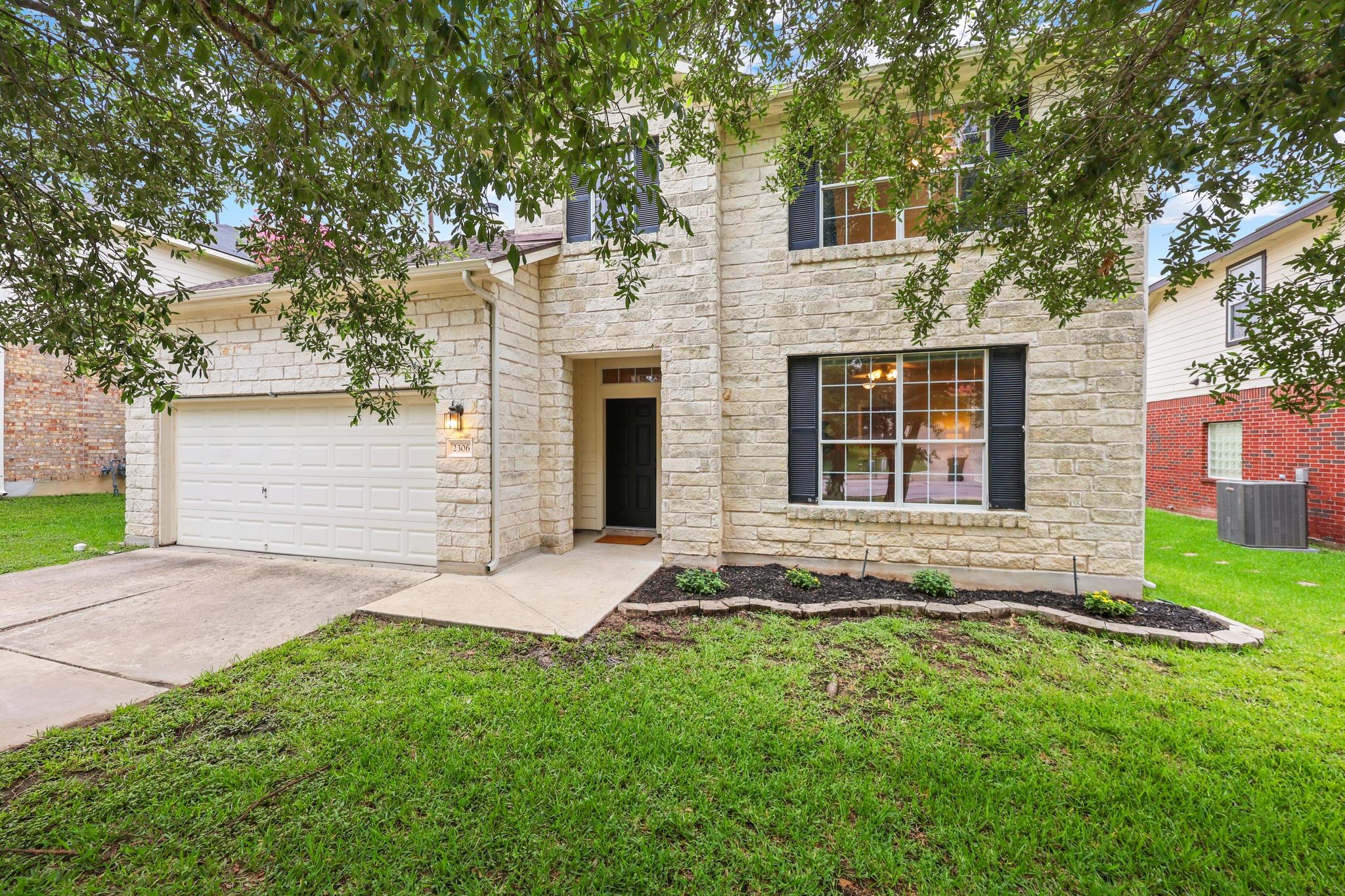 2306 Caprock PL