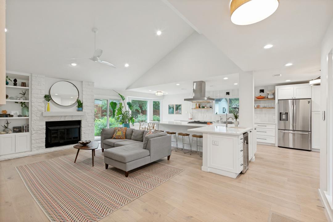 7413 Fireoak DR
