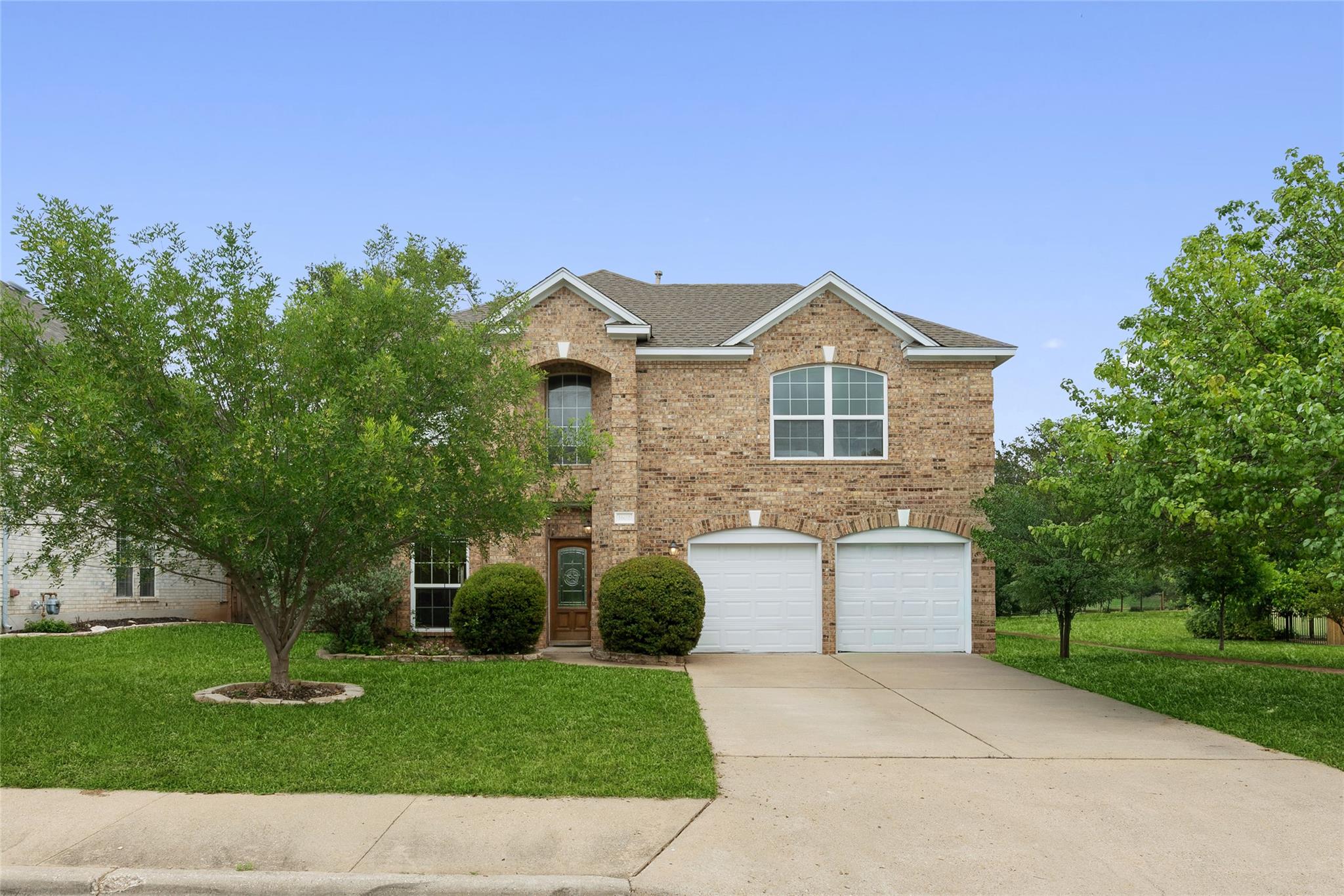 1602 Iris LN