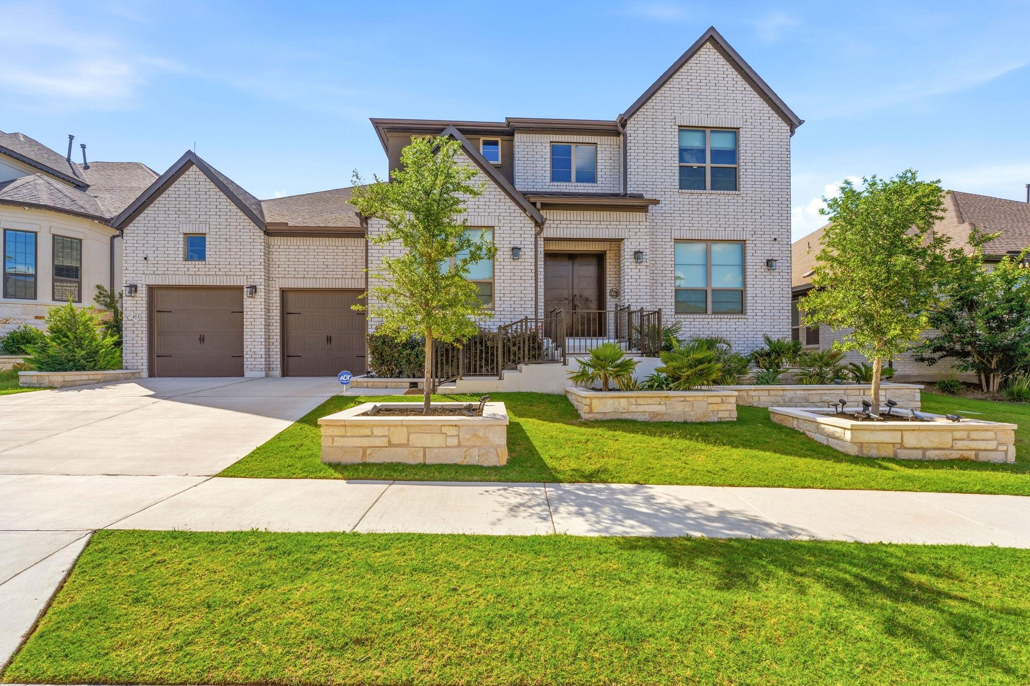 413 Summerhill LN